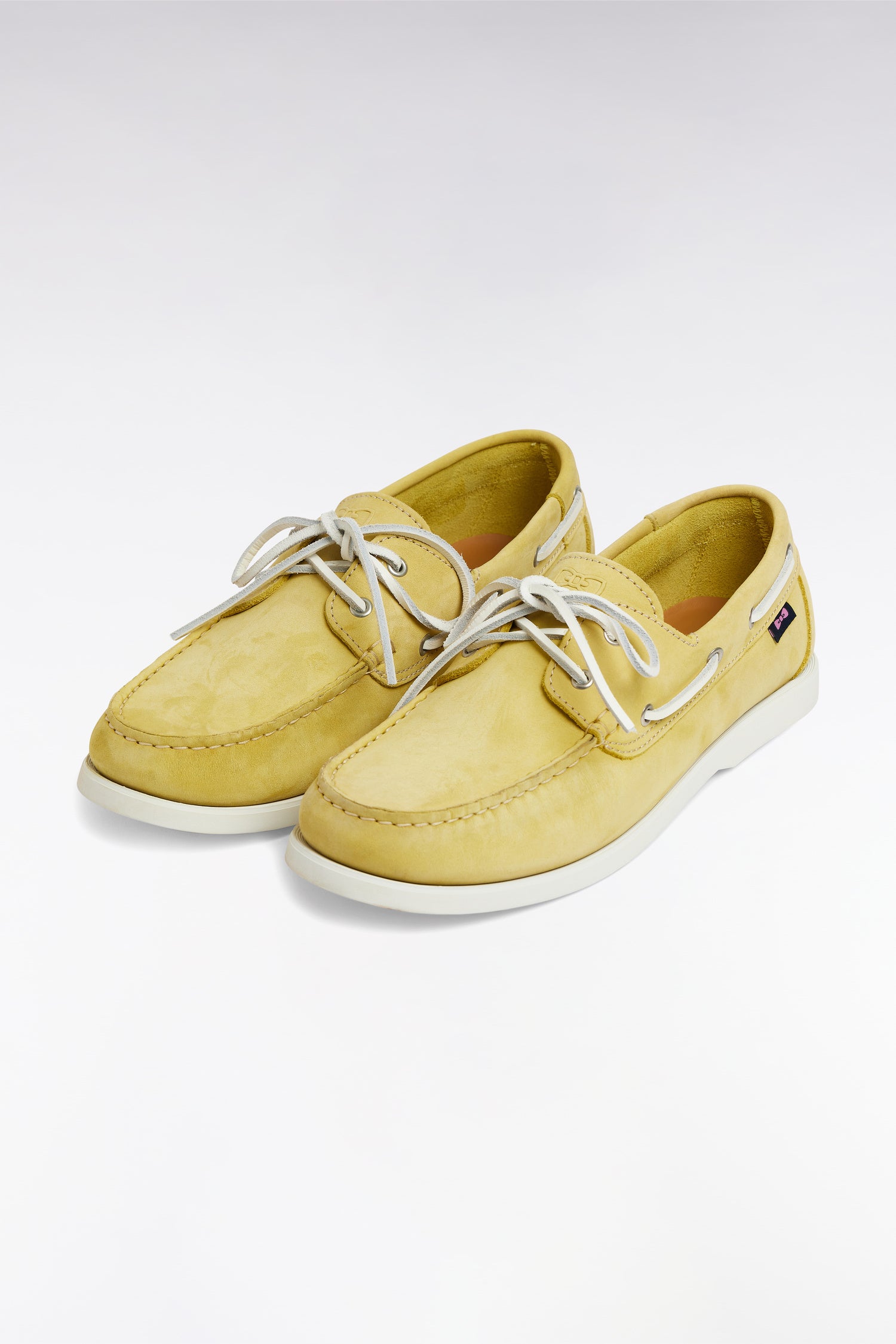 Mocassins bateau en cuir suédé jaune