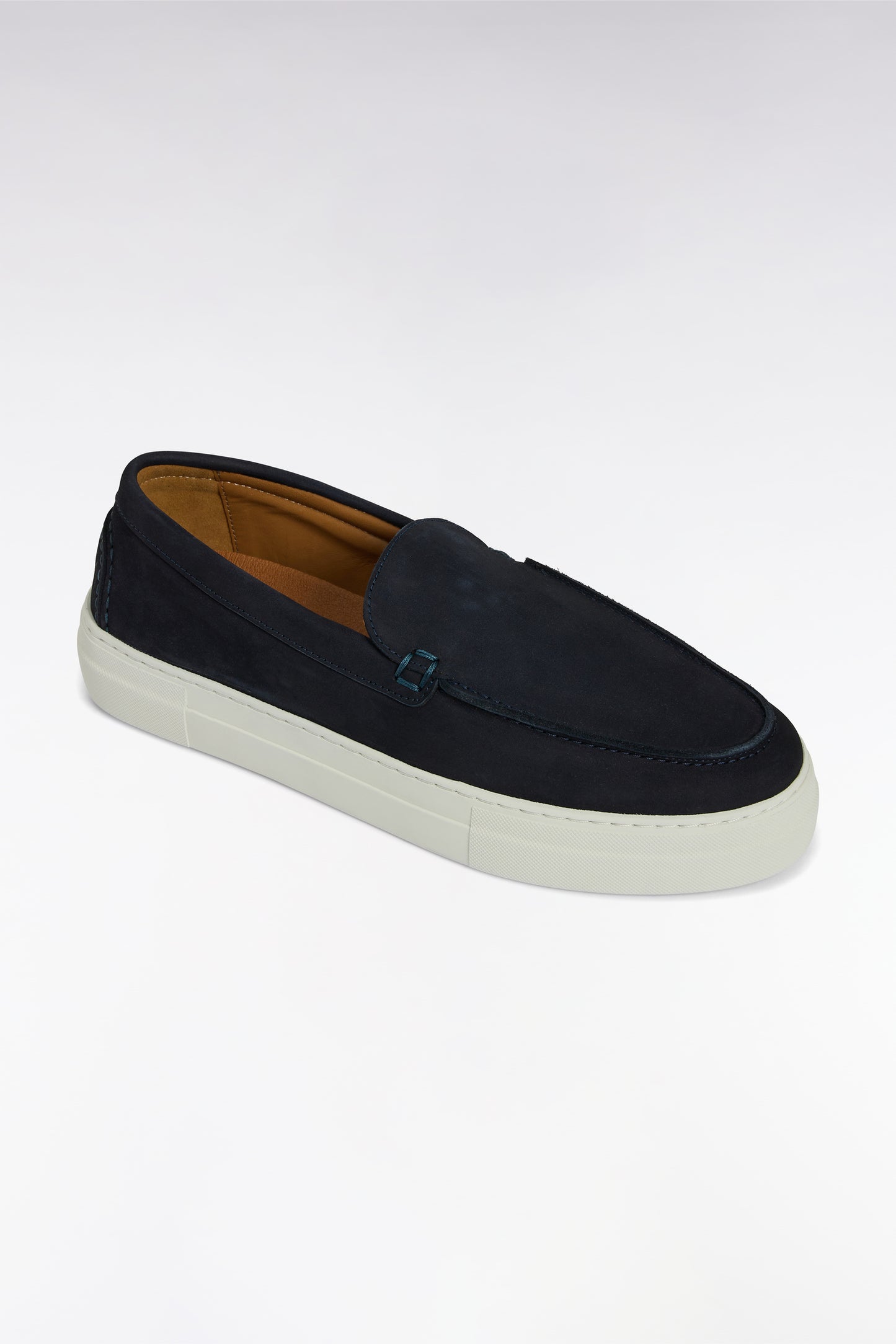 Loafers with sneakers soles in navy suede leather