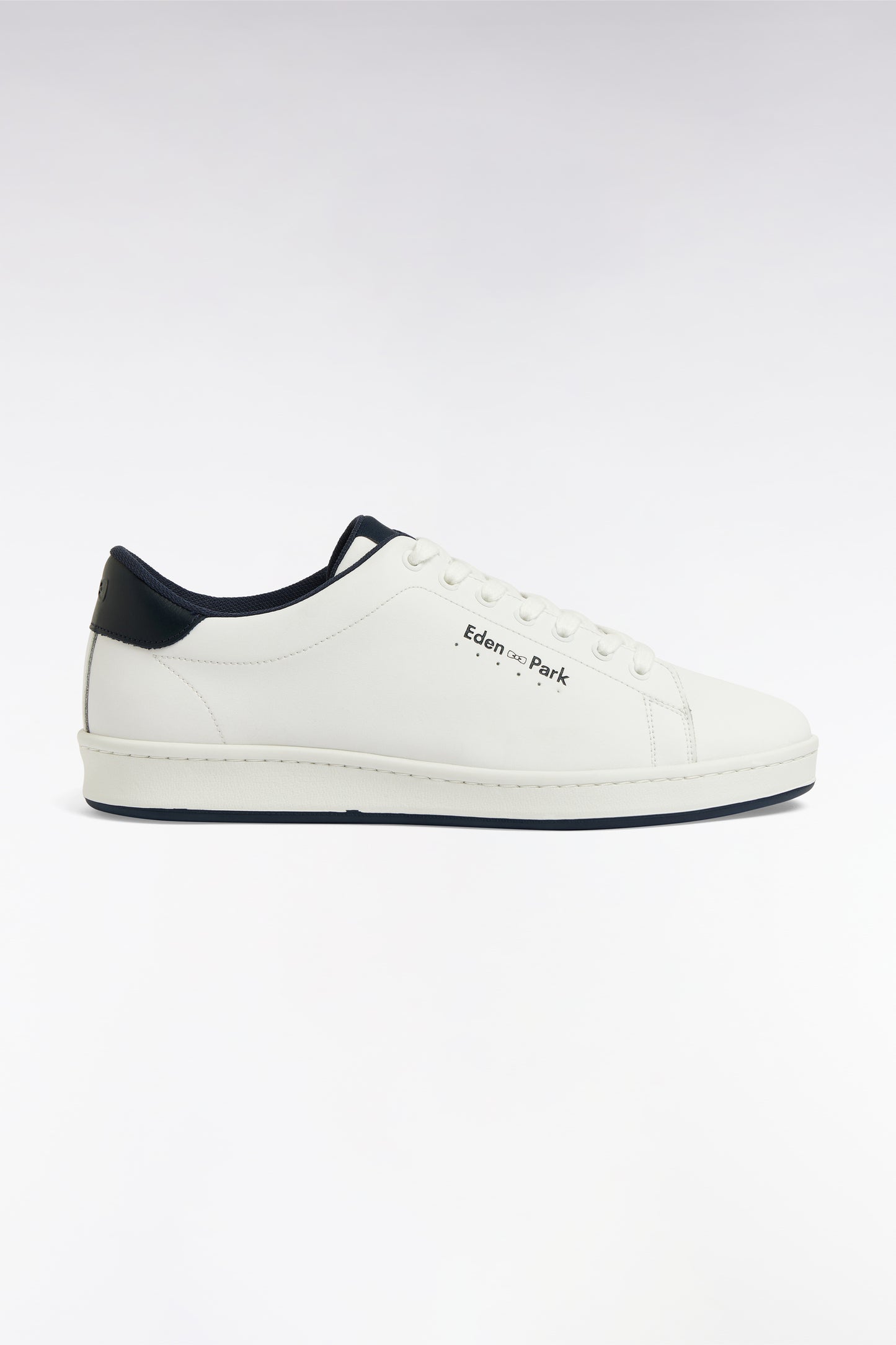 White leather low-top sneakers