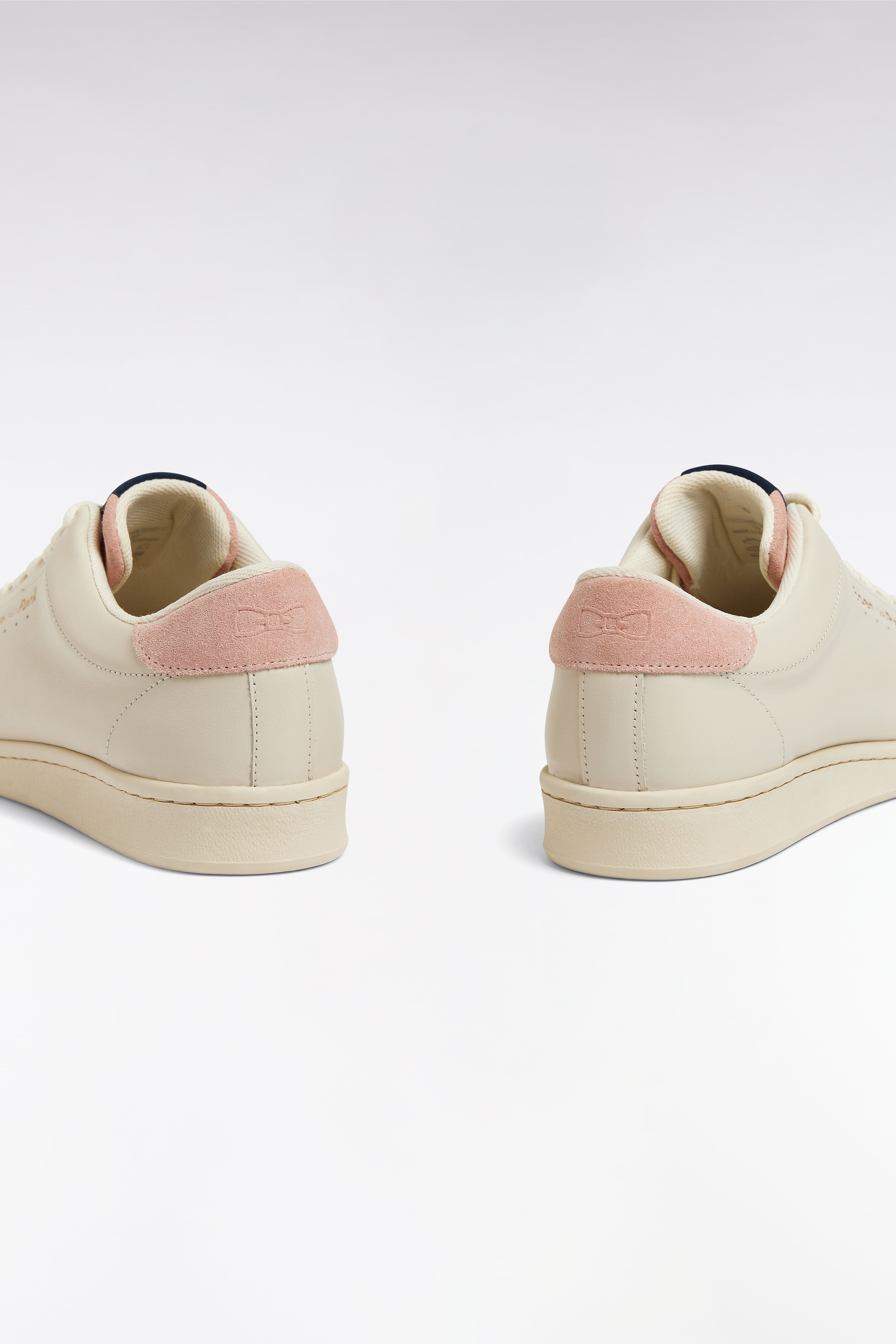 Baskets basses en cuir beige
