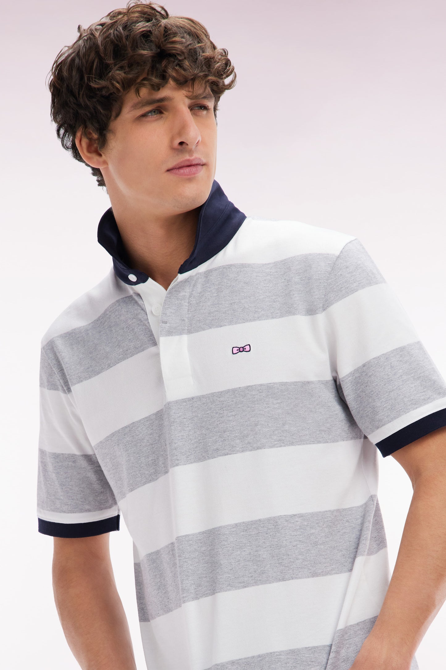 Maillot à manches courtes en coton Pima cerclé gris et blanc coupe droite