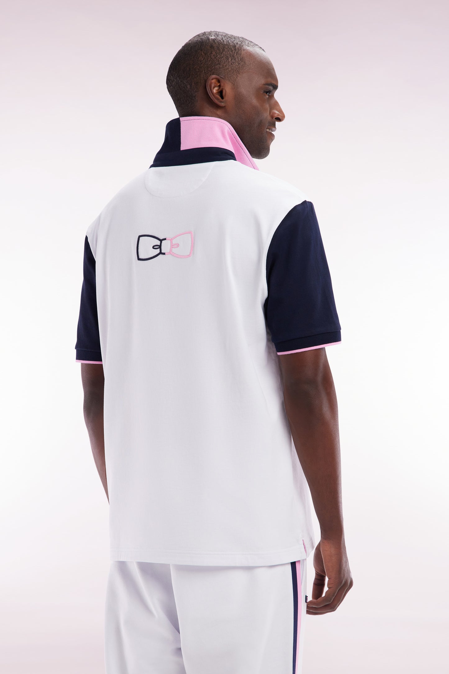 Relaxed-fit short-sleeved white cotton jersey with two-tone collar