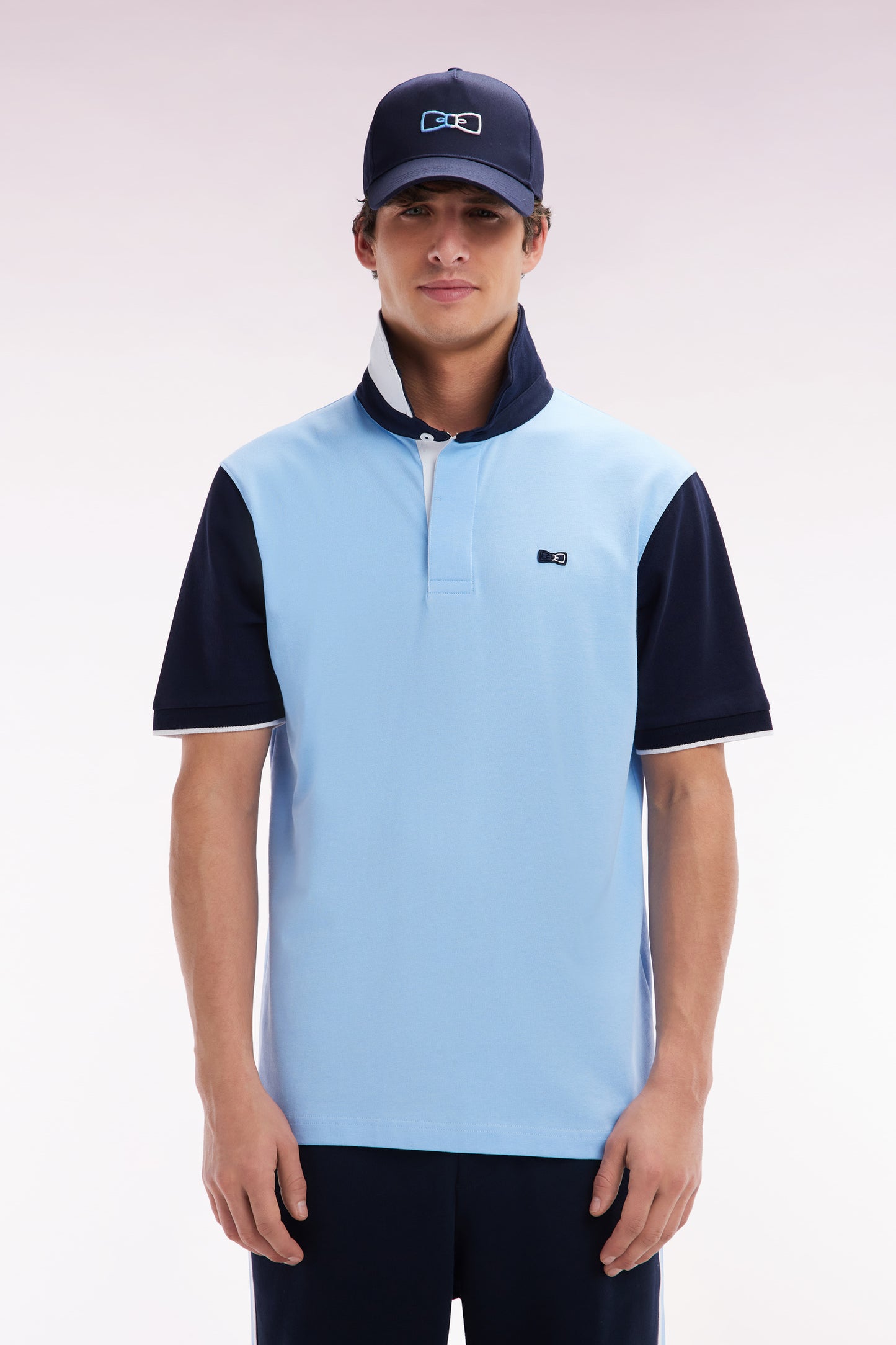 Relaxed-fit short-sleeved sky blue cotton jersey with two-tone collar