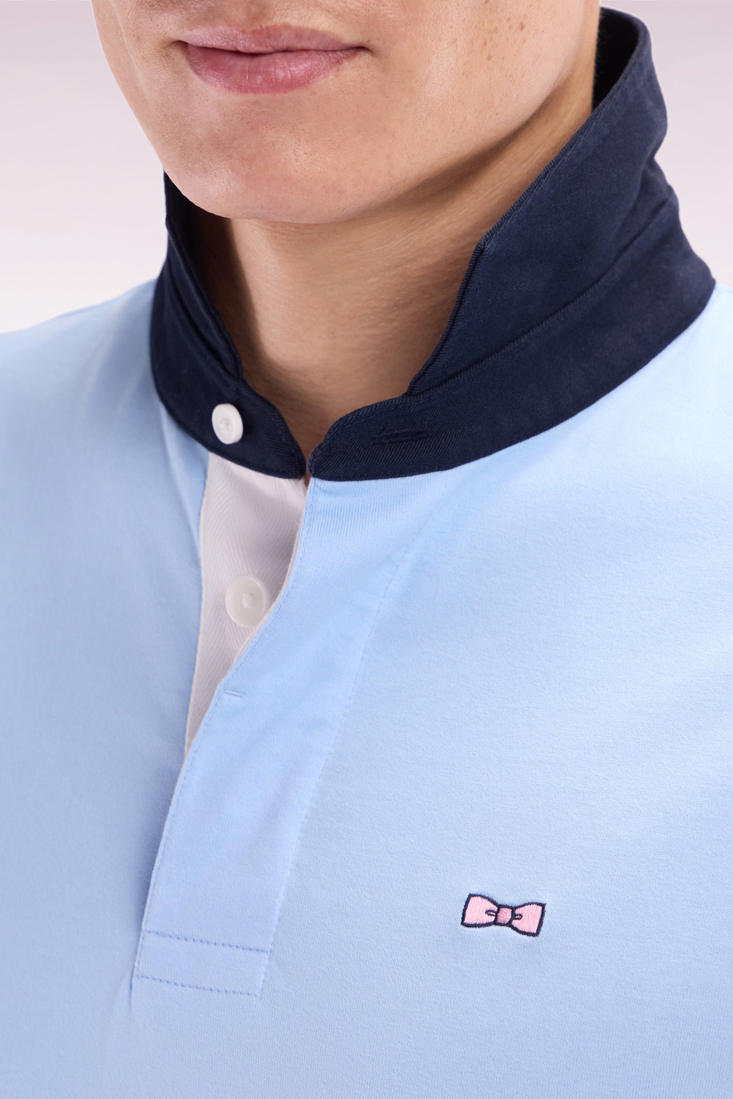 Straight-cut short-sleeved rugby shirt in navy and sky bleu cotton with back embroidery