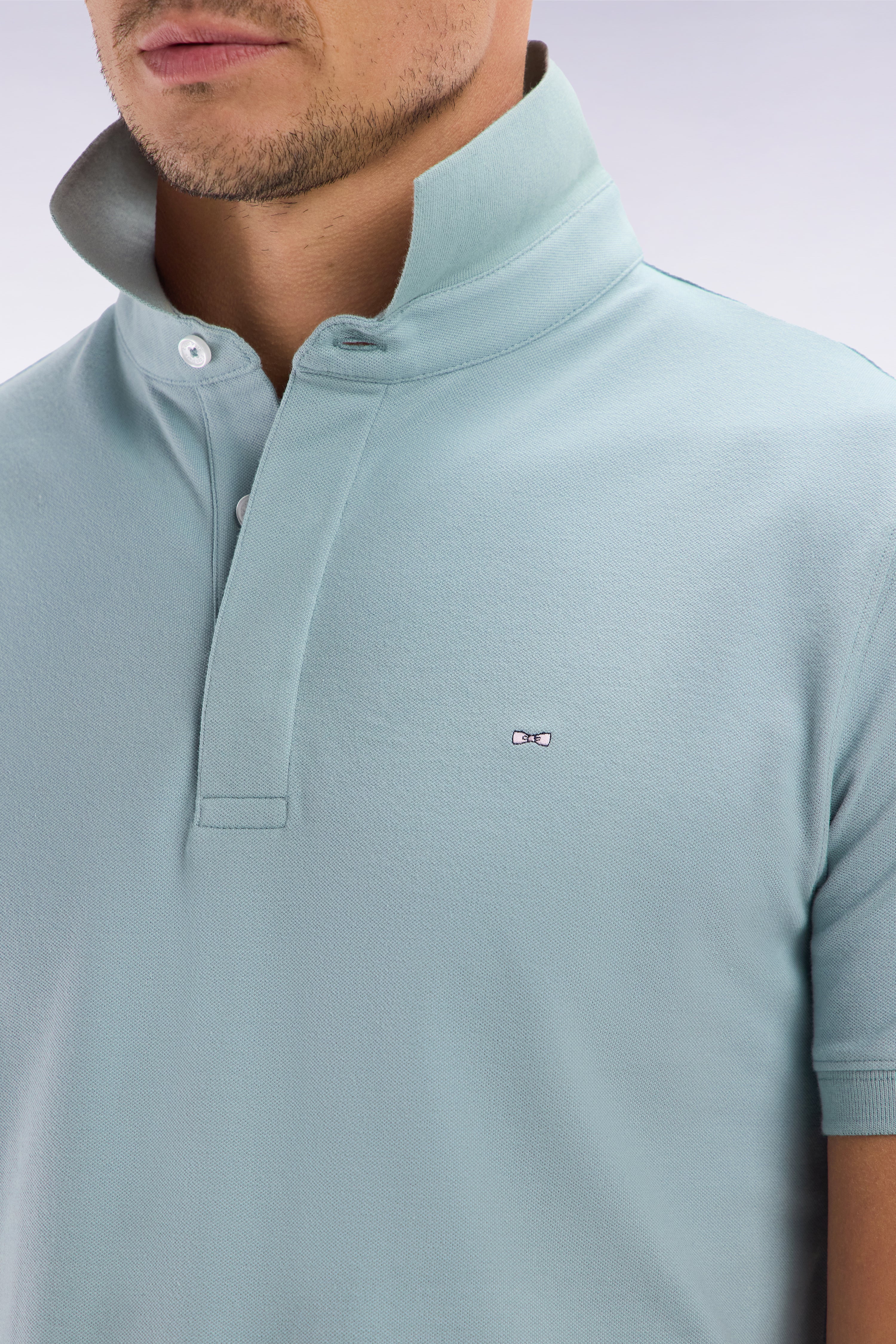 Polo à manches courtes en coton stretch gris moyen coupe ajustée