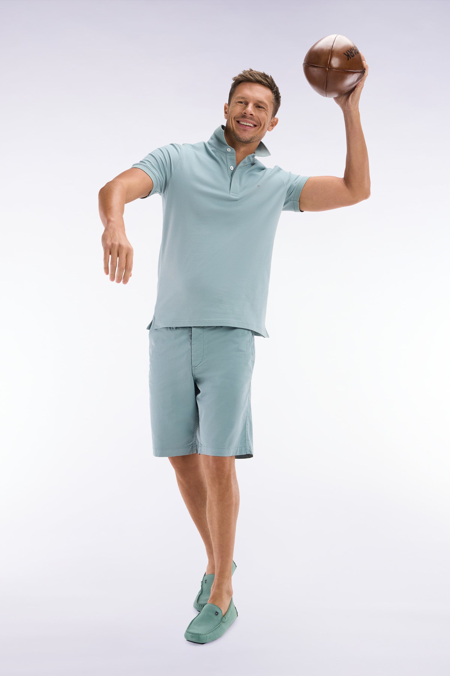 Polo à manches courtes en coton stretch gris moyen coupe ajustée