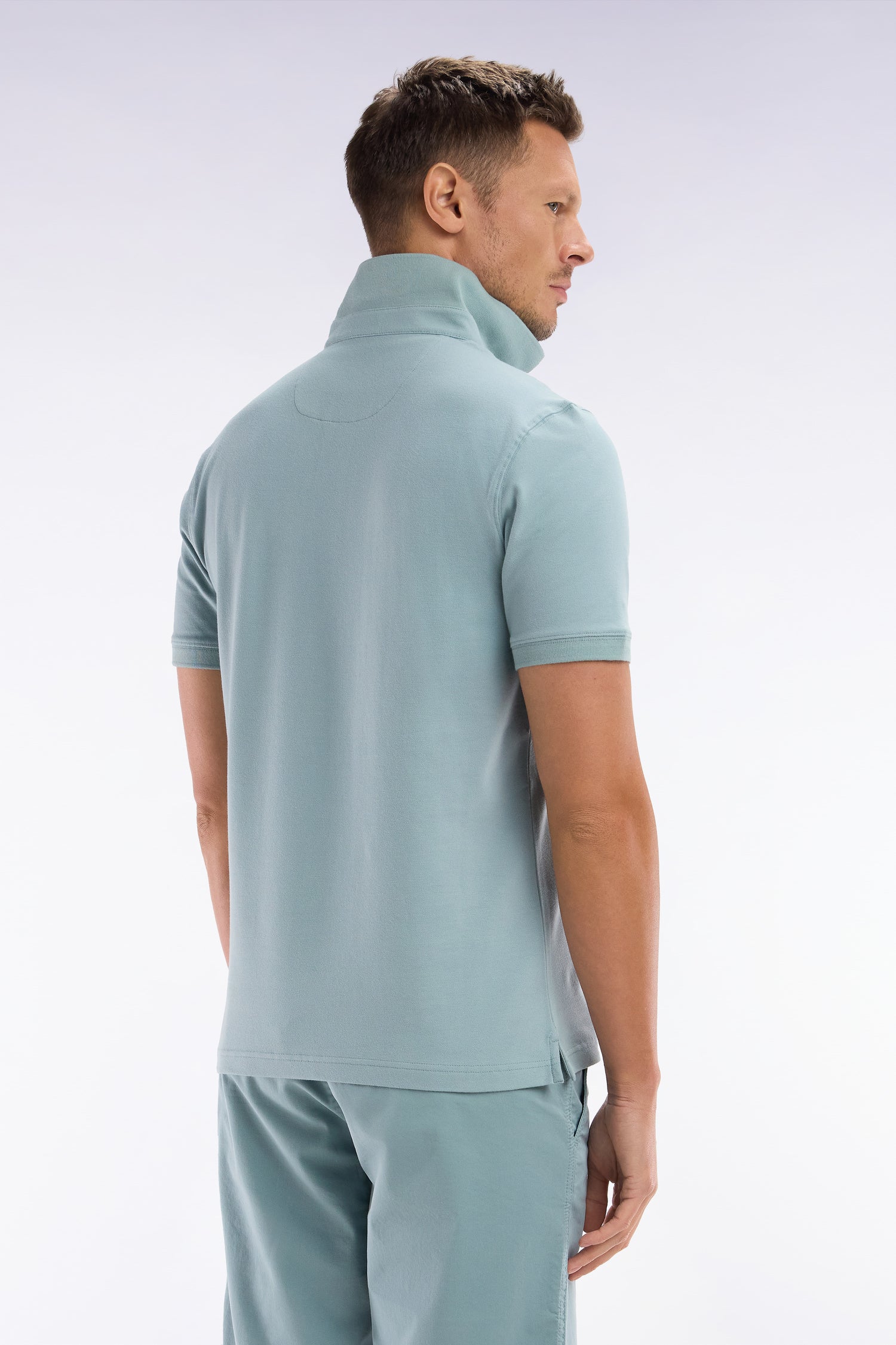 Polo à manches courtes en coton stretch gris moyen coupe ajustée