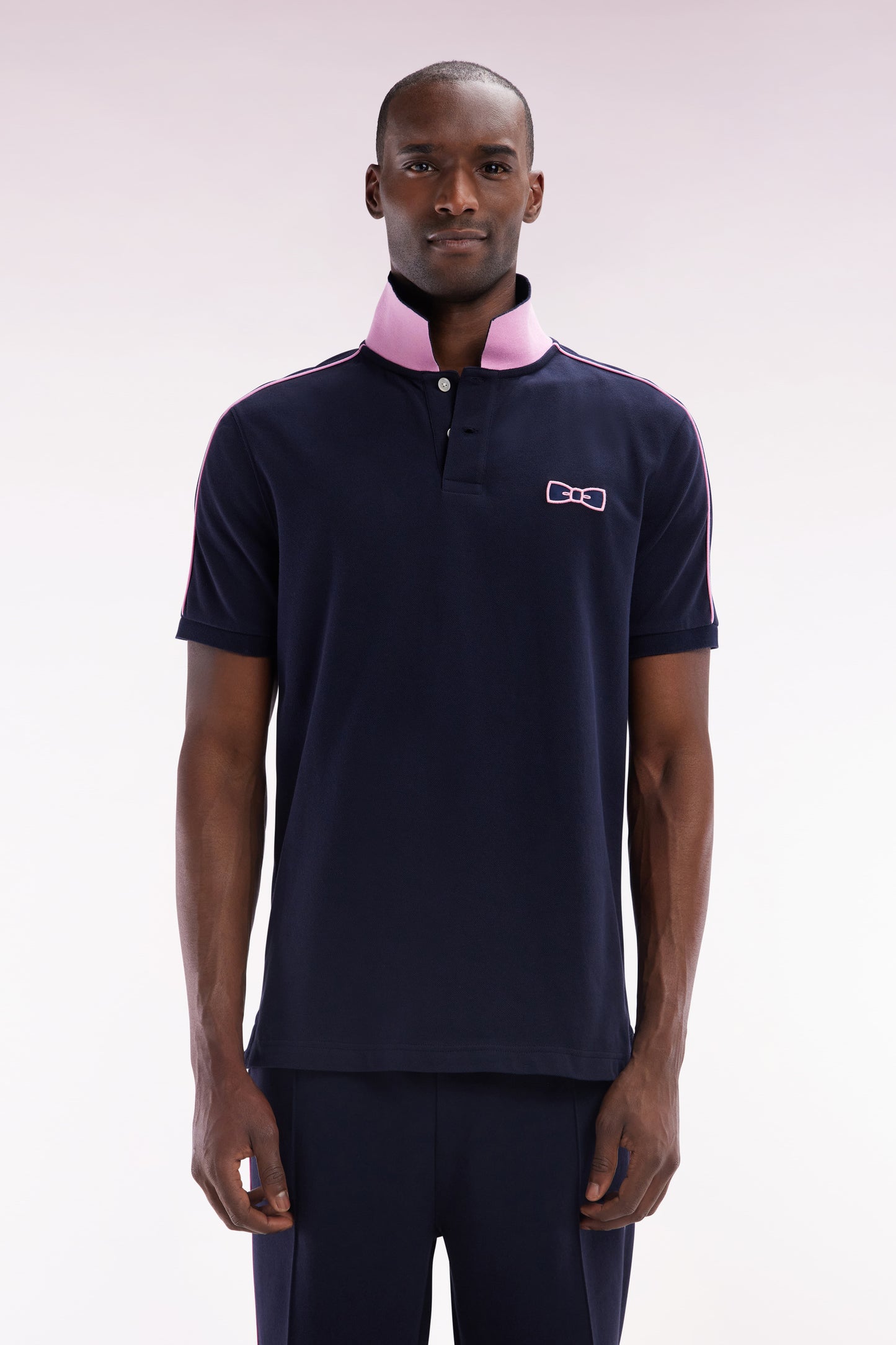 Straight-fit short-sleeved polo shirt in navy cotton with contrasting piping
