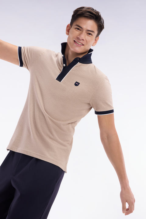 Polo uni à manches courtes en coton stretch beige passepoil contrasté coupe ajustée - Image 3