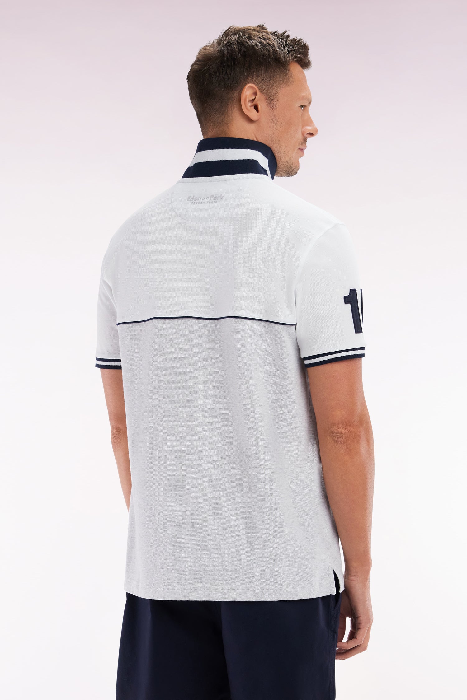Polo à manches courtes bicolore en coton gris et blanc coupe décontractée