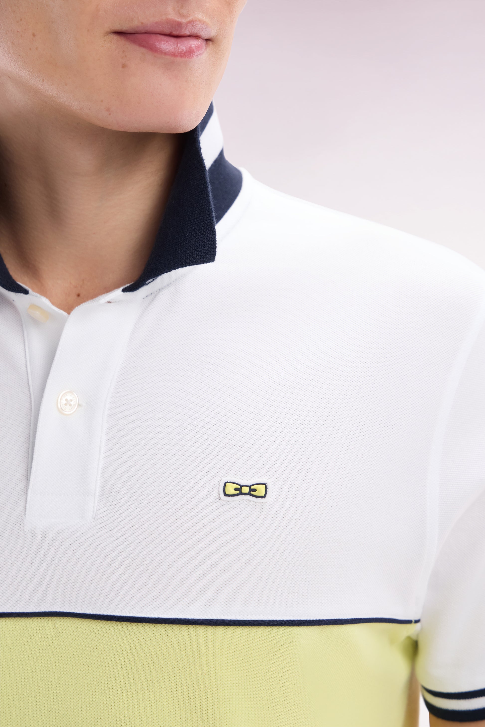 Polo à manches courtes bicolore en coton jaune et blanc coupe décontractée