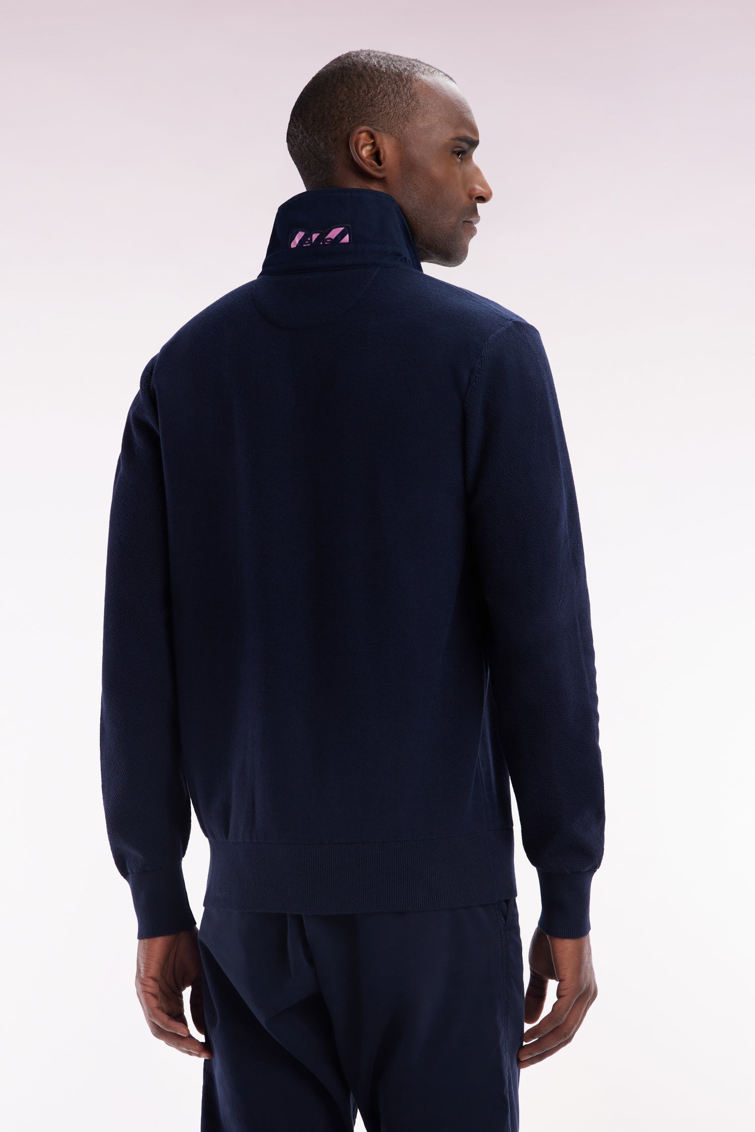 Pullover Rugbykragen aus Baumwolle Marineblau Rückenstickerei Schleife eingefasst gerade Passform