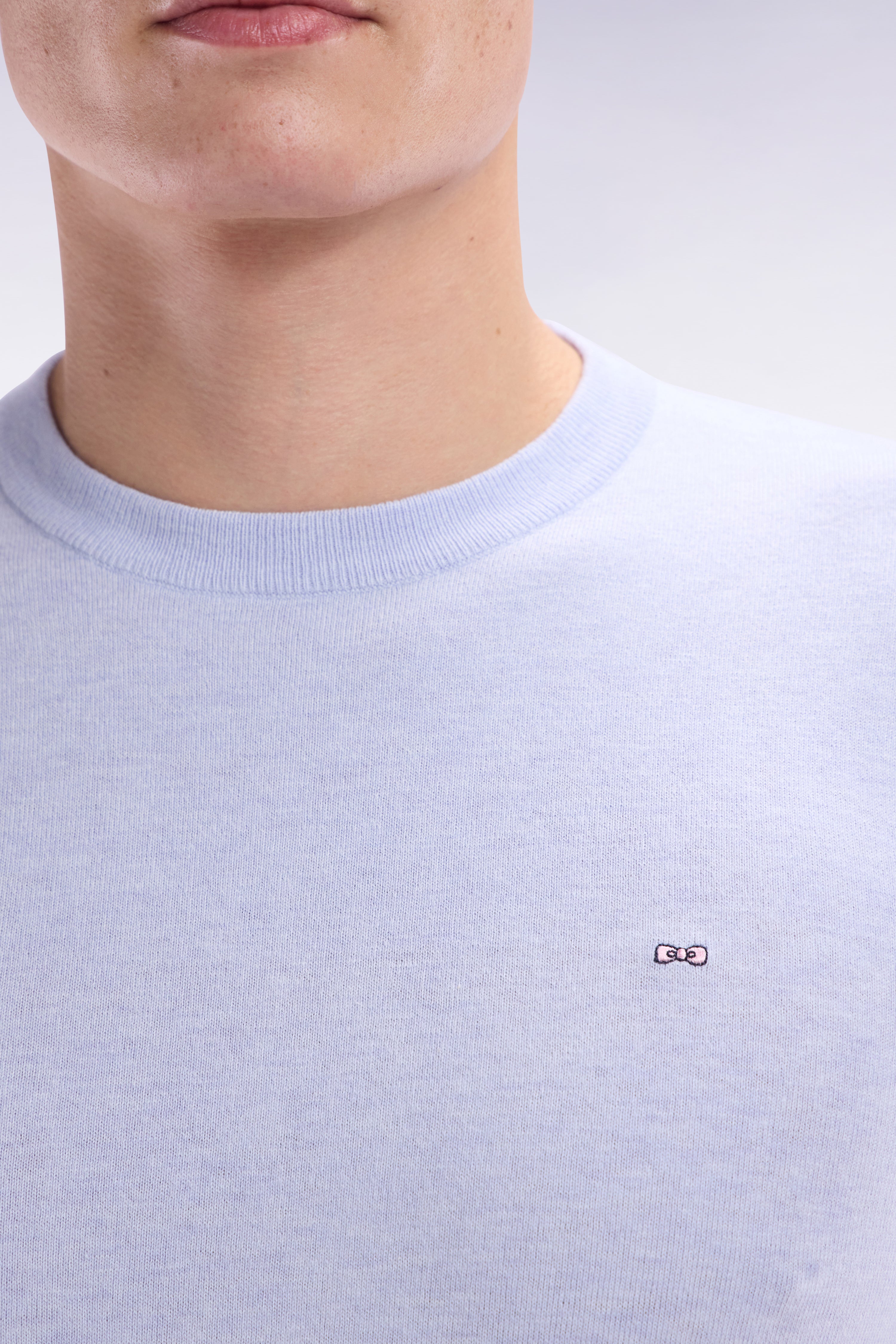 Pull col rond en coton et soie mélangés gris clair coupe droite