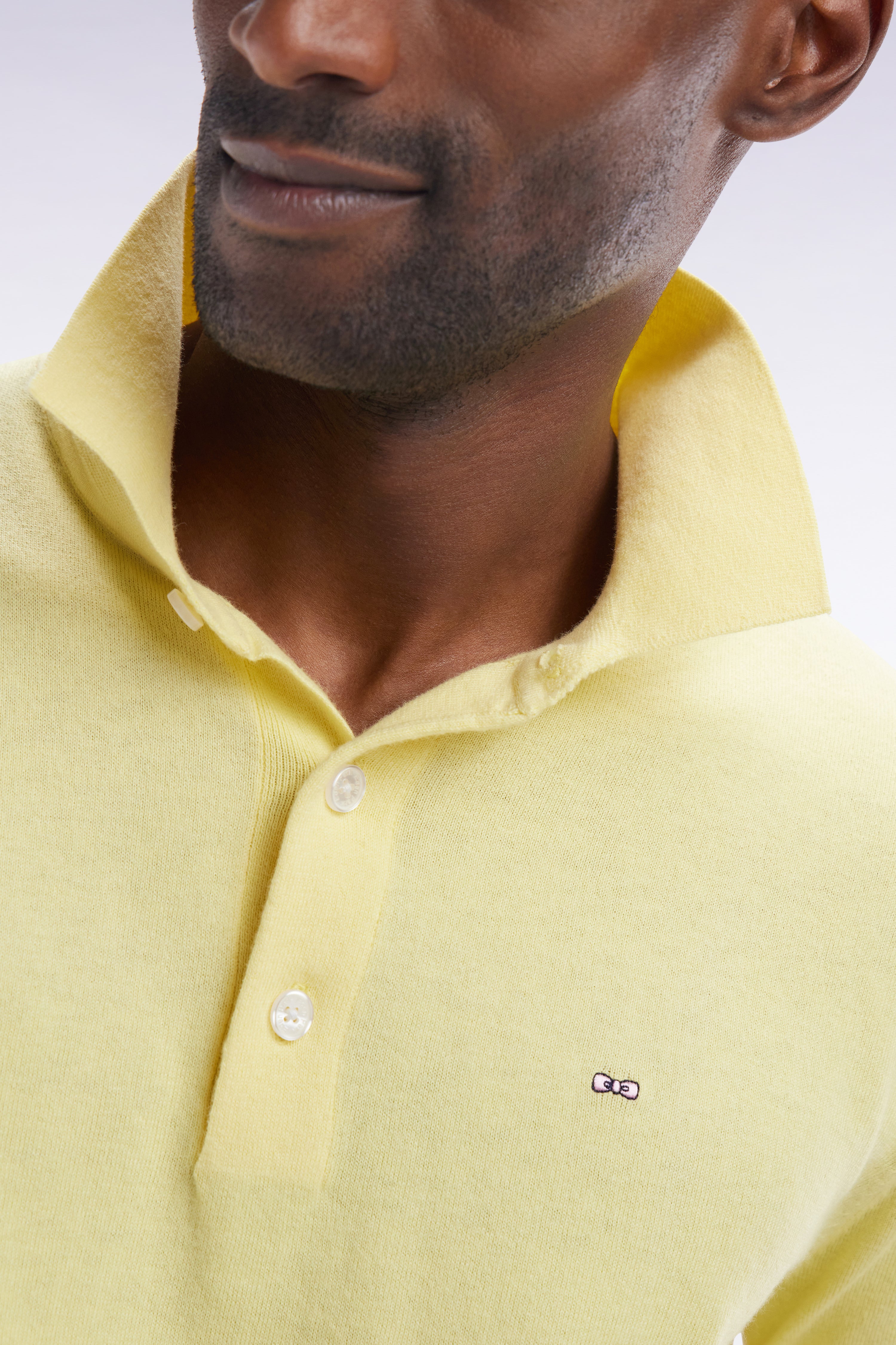 Pull col polo en coton et soie mélangés jaune coupe droite