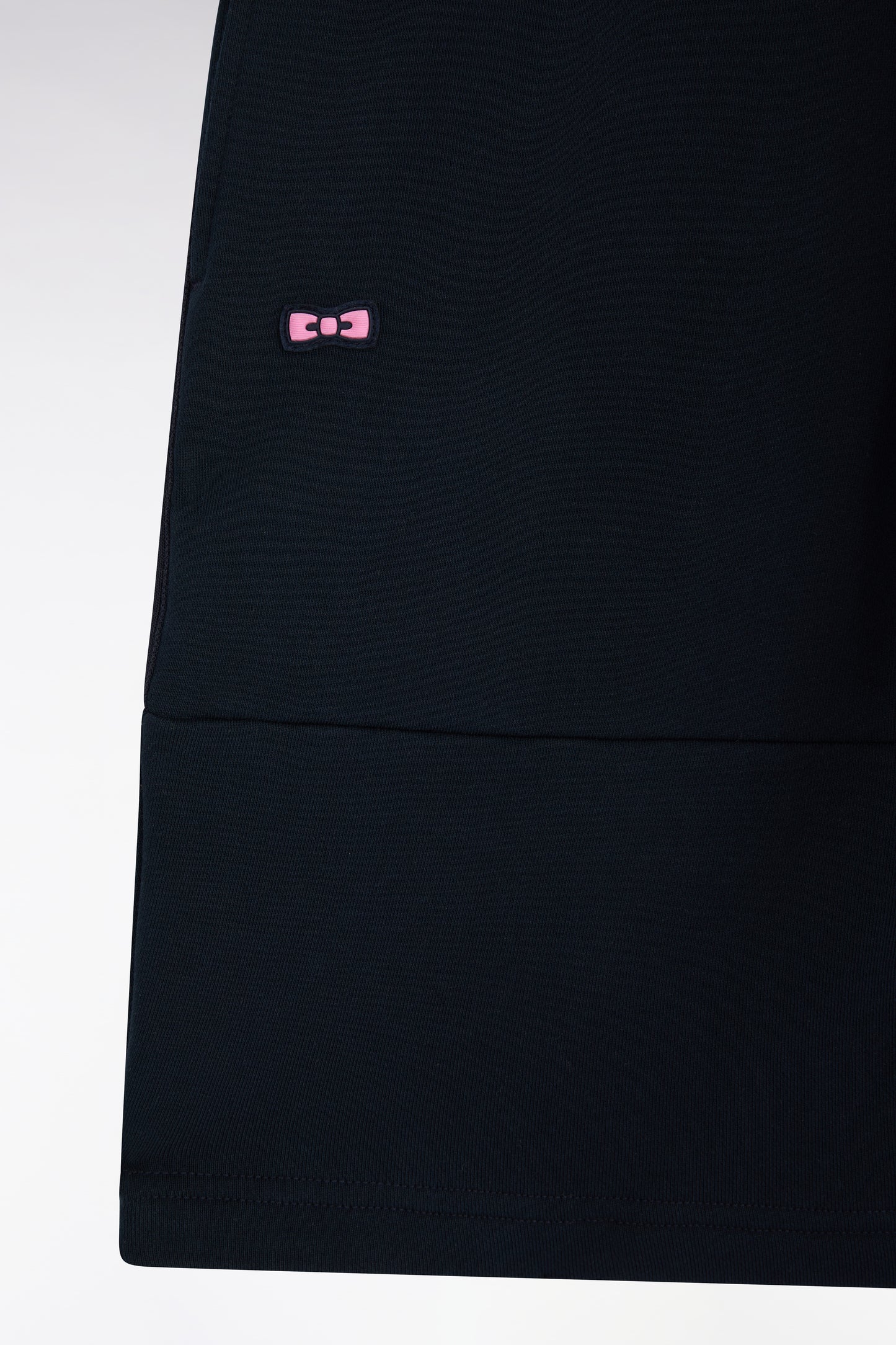 Relaxed-git navy cotton fleece shorts with pink accents