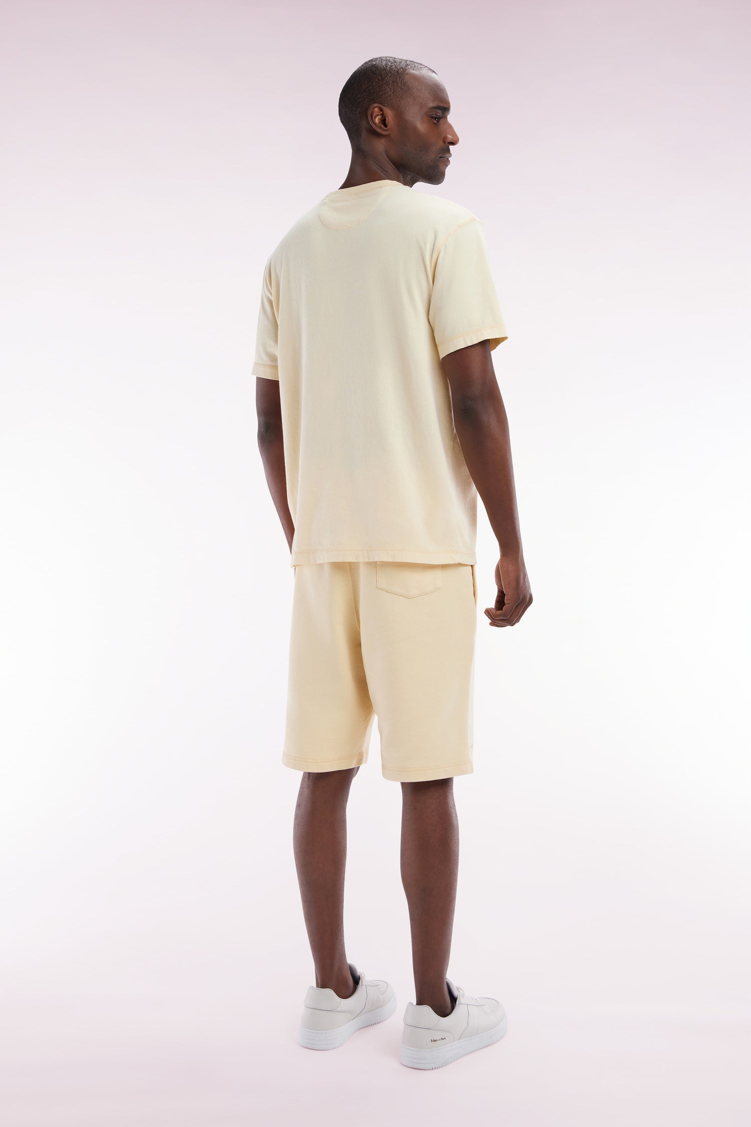 Short en molleton coton ocre coupe décontractée