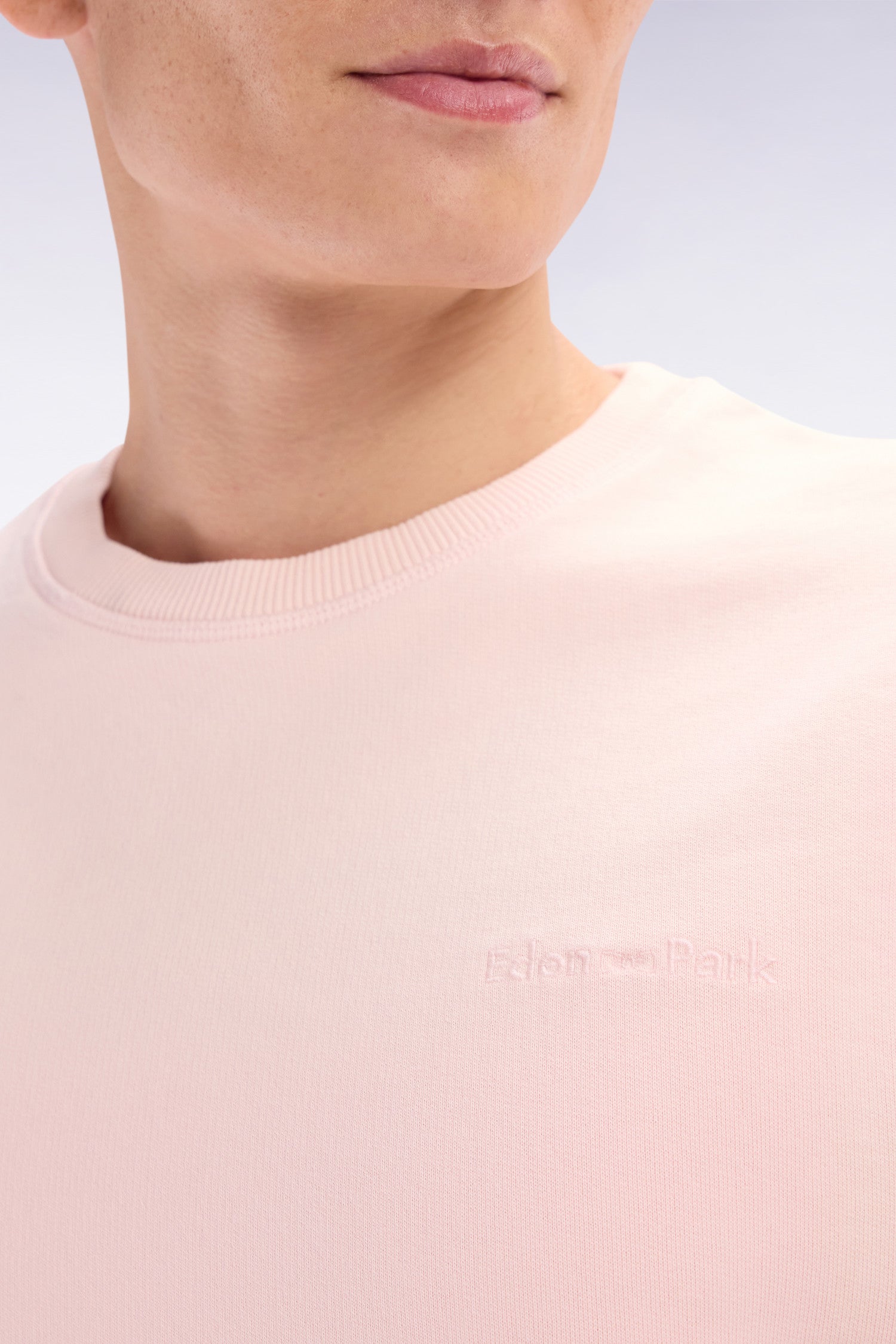 Sweatshirt surteint à col rond en molleton coton rose pâle coupe décontractée
