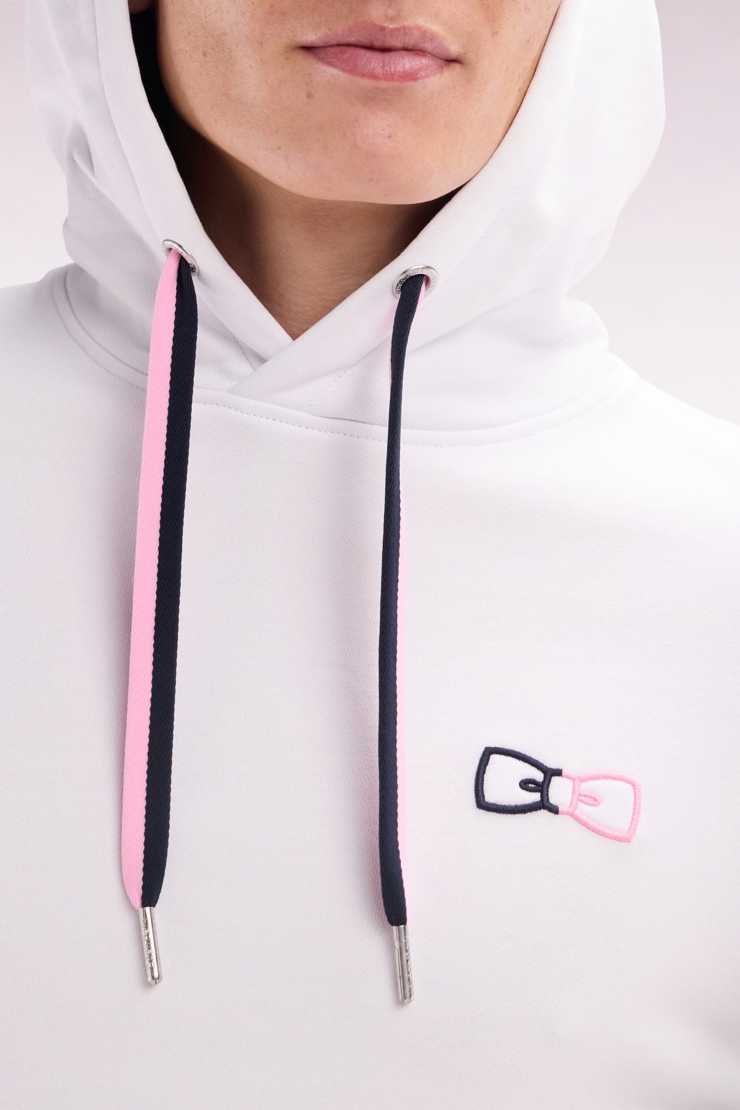 Relaxed-fit white cotton hoodie with two-tone back embroidery