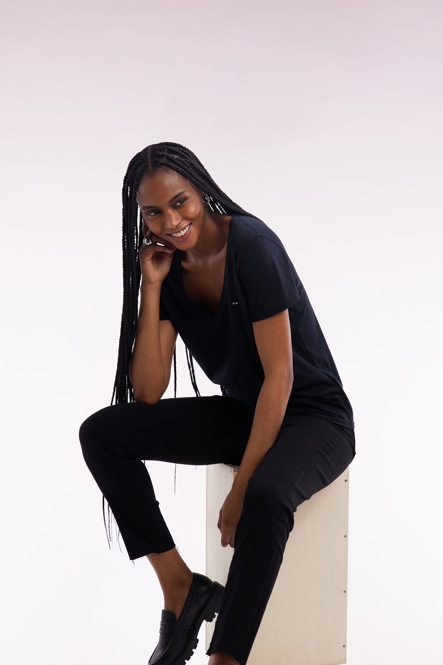V-neck T-shirt in black lightweight Pima cotton jersey, straight cut