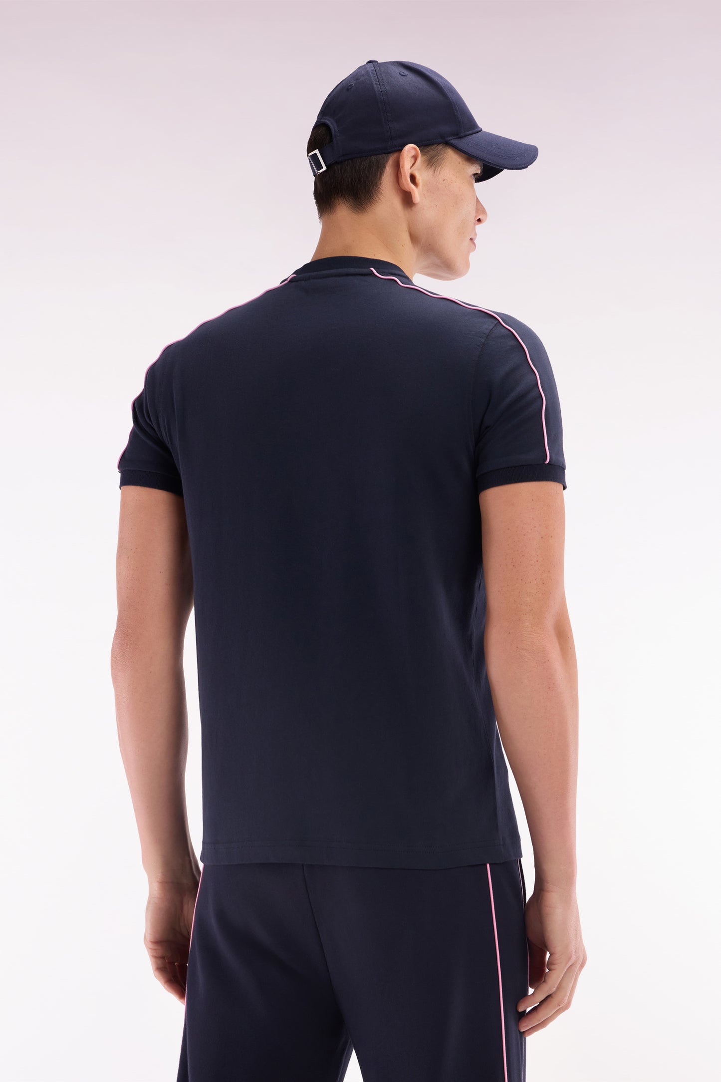 Straight-fit navy cotton T-shirt with pink piping and pink embroidery