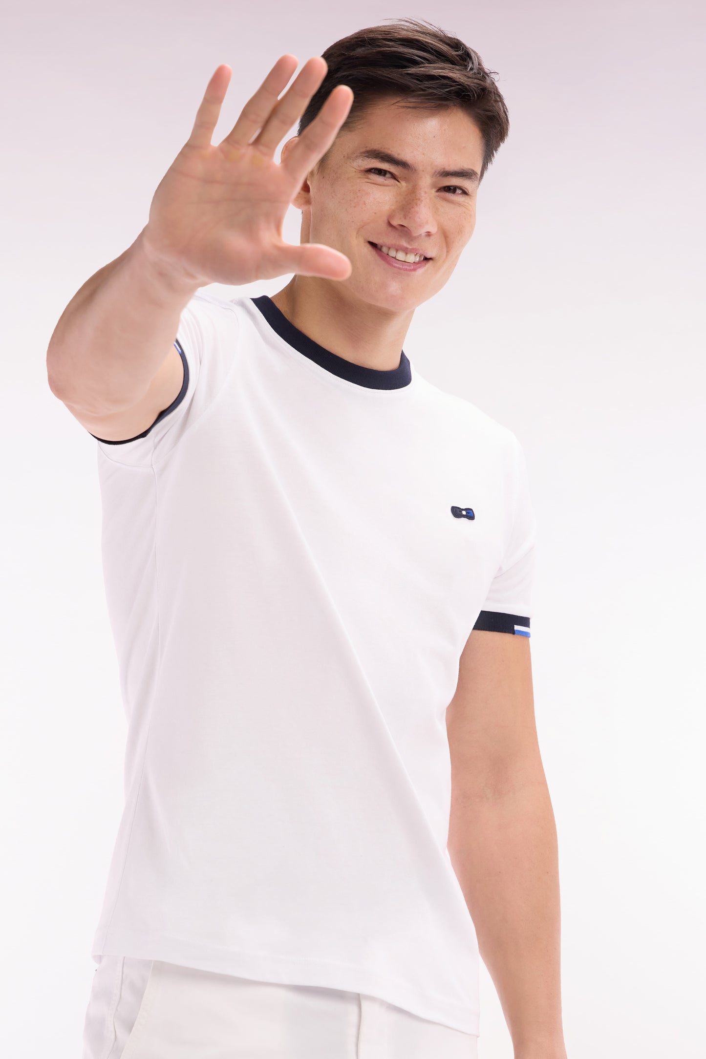 Straight-fit white cotton T-shirt with back embroidery
