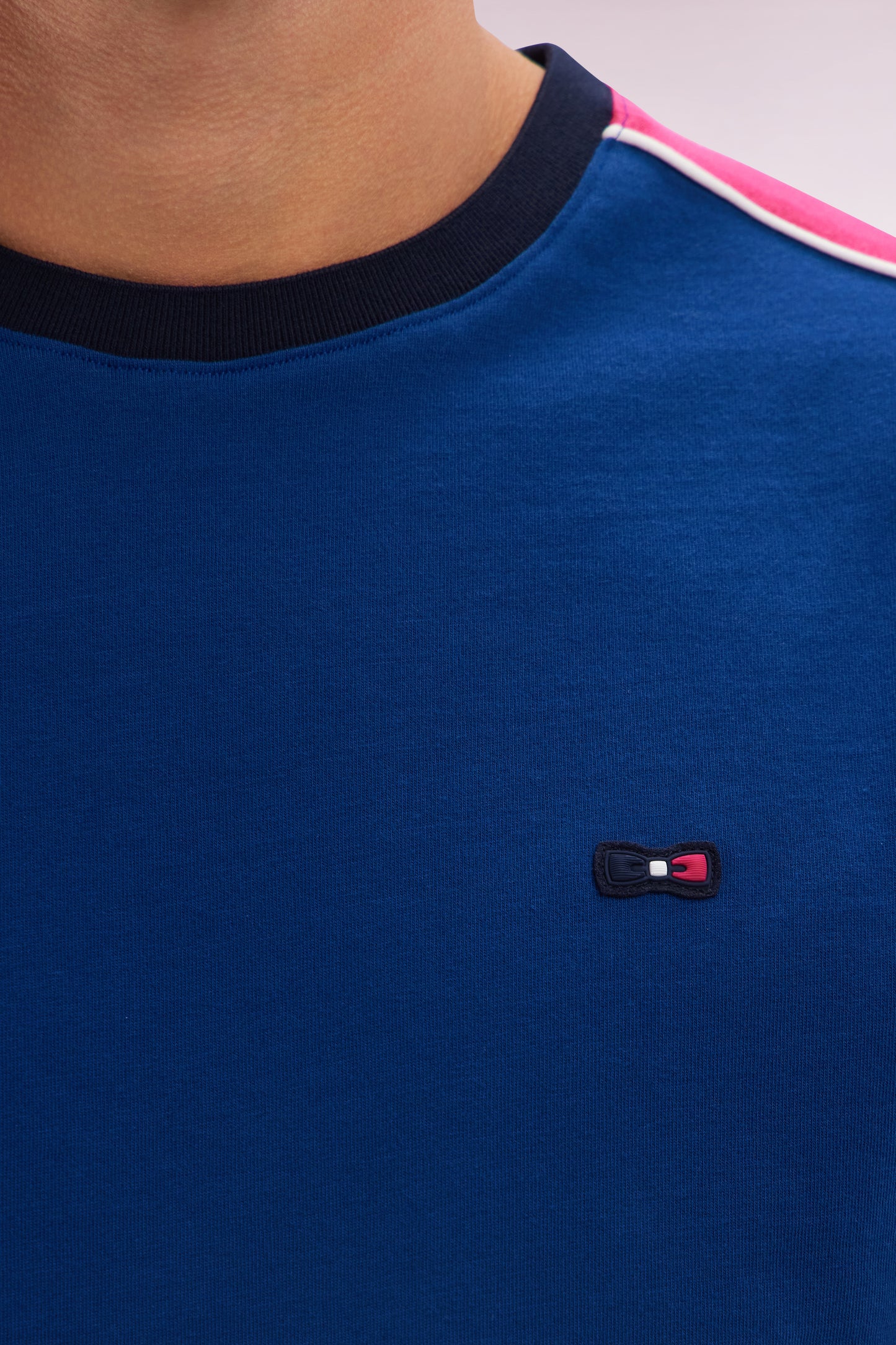 Straight-fit dark blue cotton T-shirt with back embroidery and cutouts