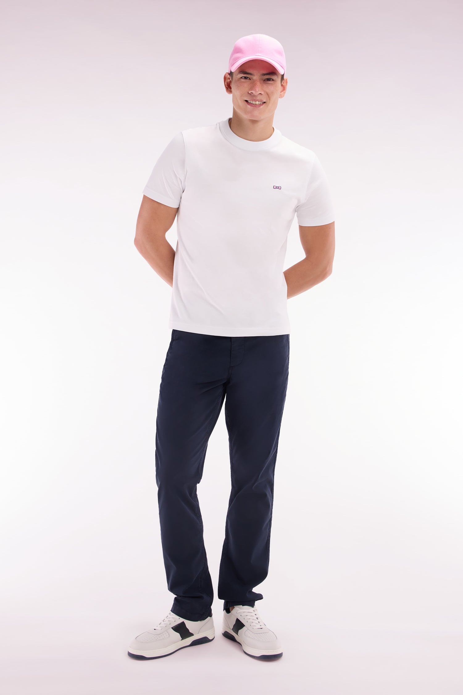 T-shirt en coton blanc broderie dos coupe droite