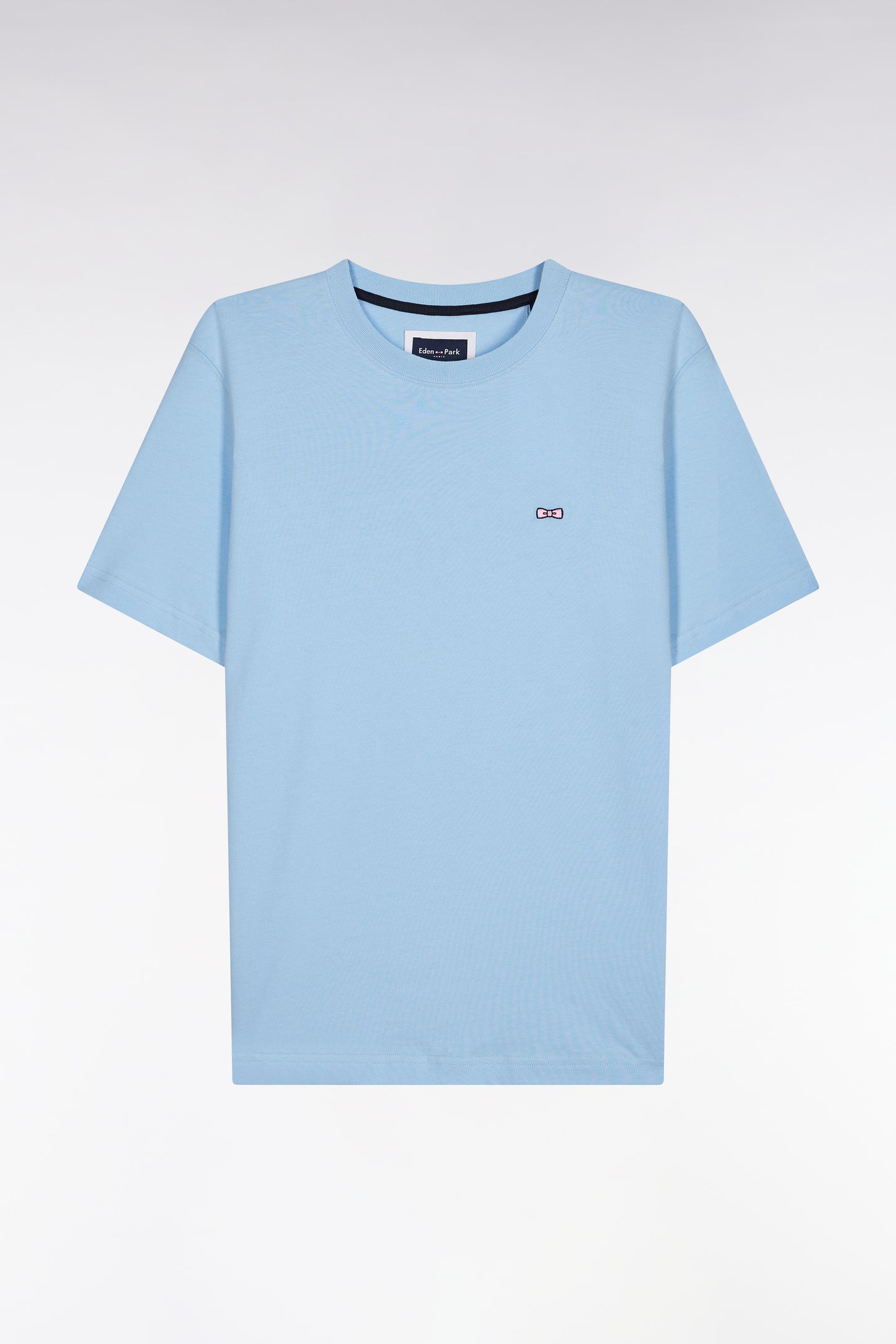 T-shirt in sky cotton with embroidery on hooped back, straight cut