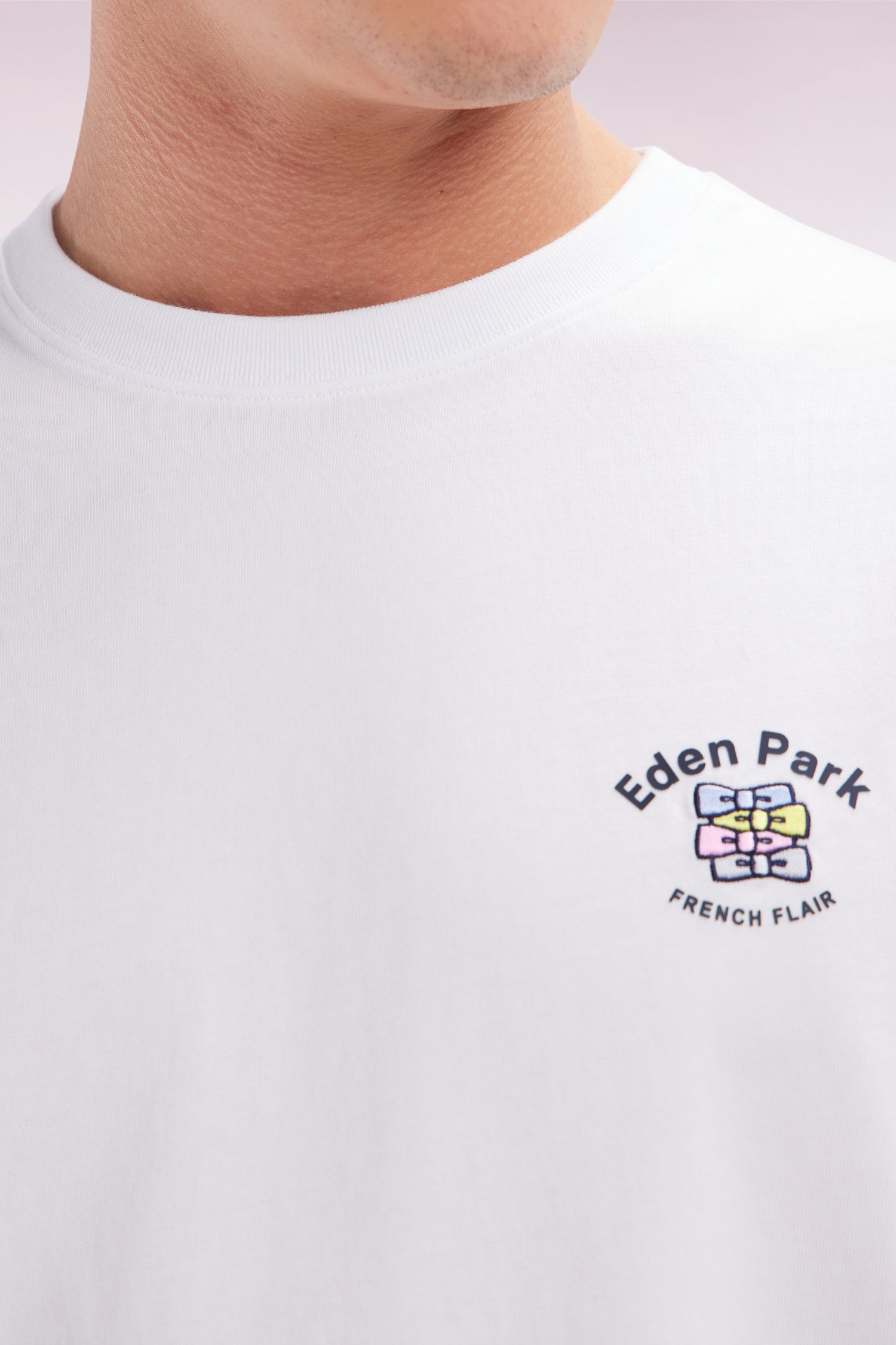 T-shirt en coton blanc broderie multicolore coupe décontractée