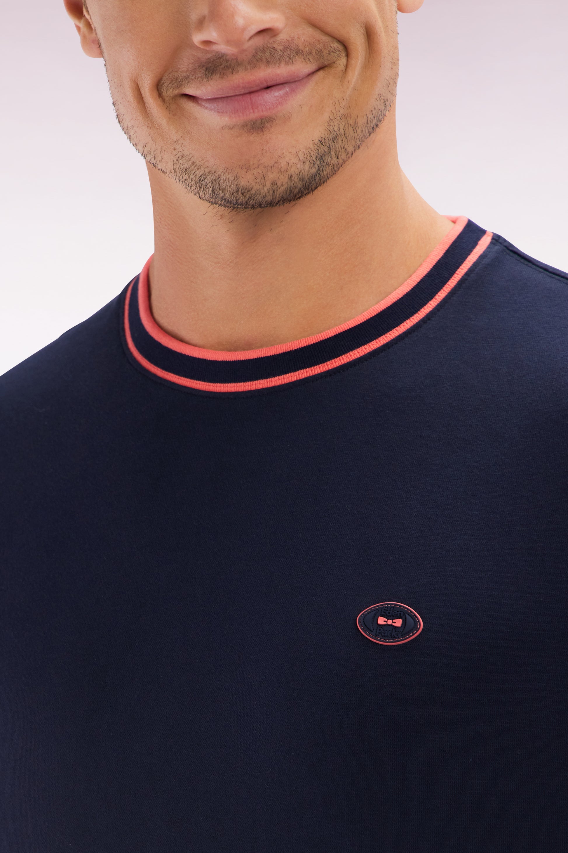 T-shirt en coton marine à bords-côtes corail coupe décontractée