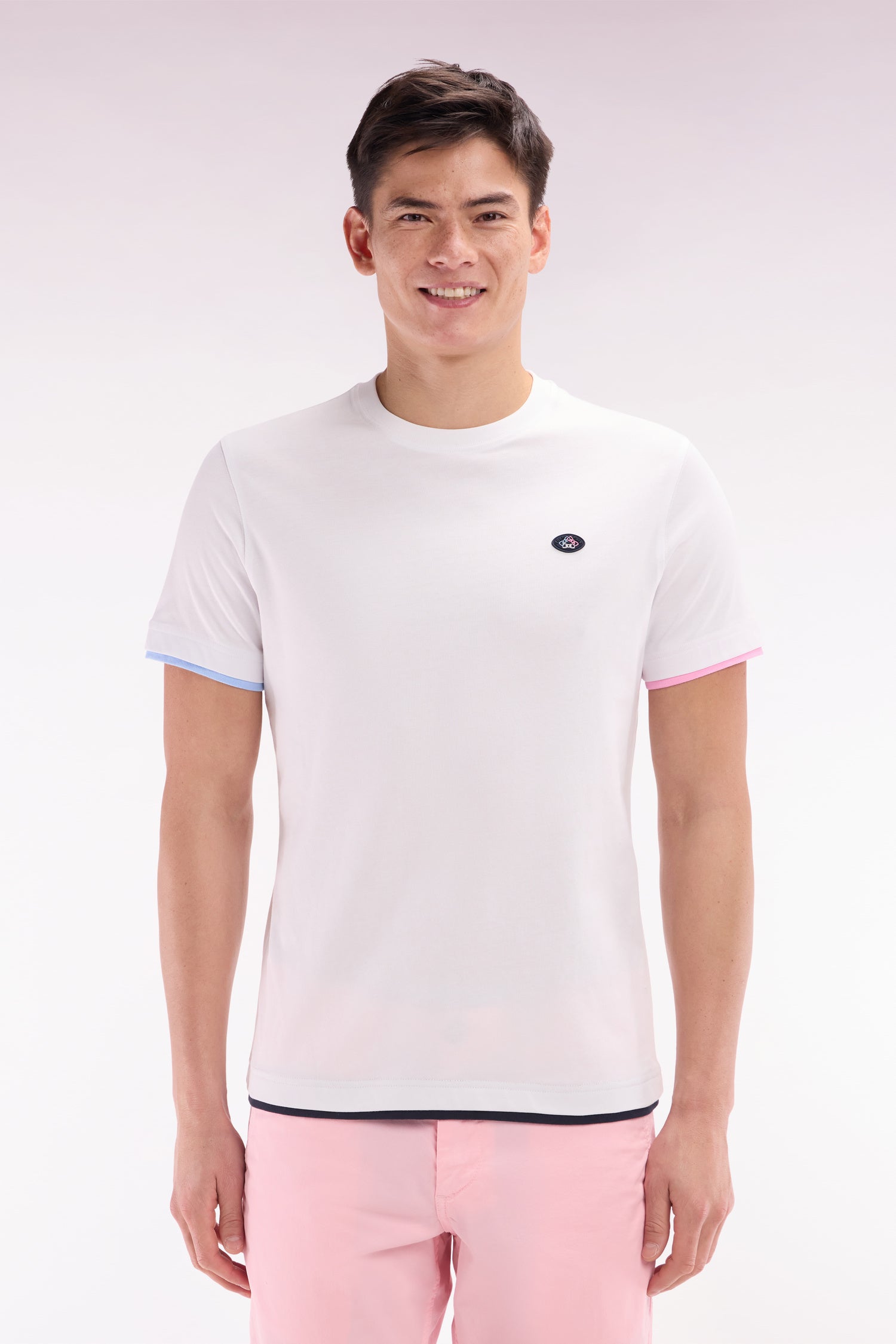 T-shirt tinta unita in cotone bianco bordi di maniche colorées vestibilità dritta