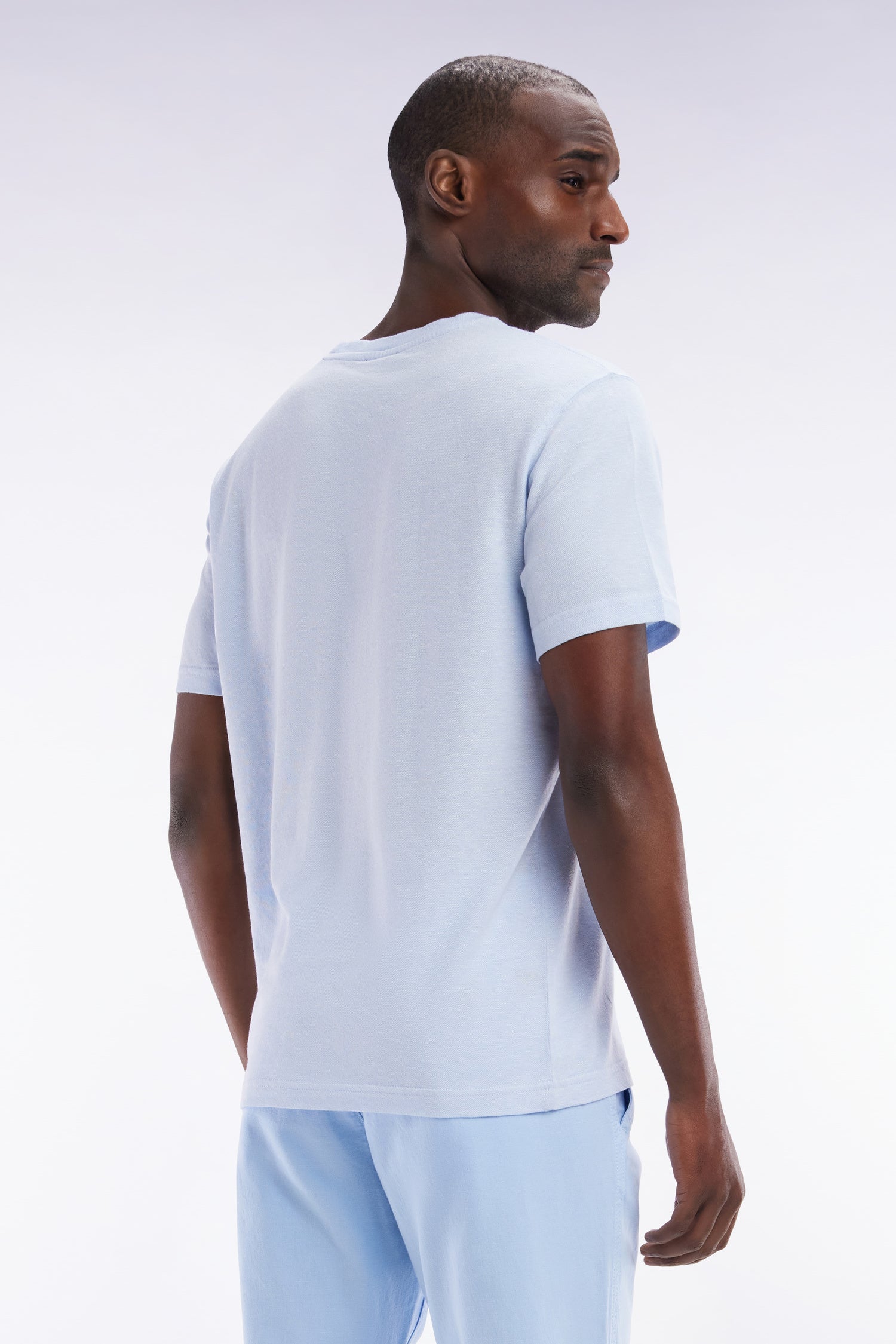 T-shirt en coton et lin bleu clair coupe droite