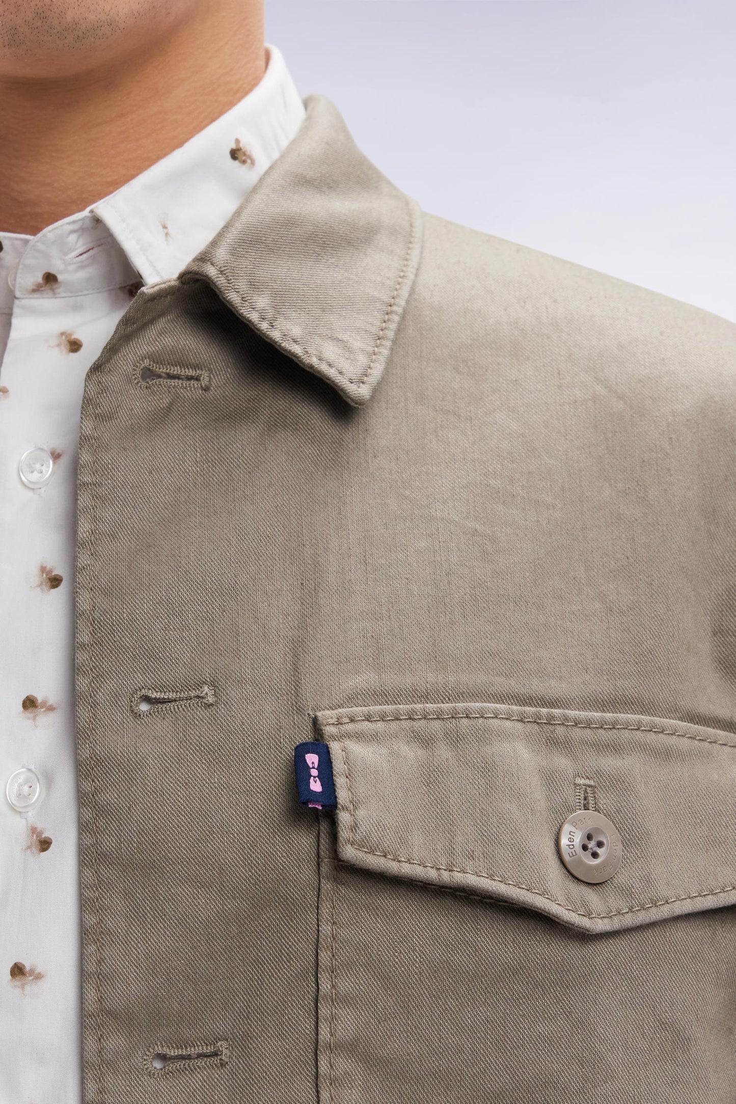 Overshirt with patch pockets in sand stretch linen and cotton