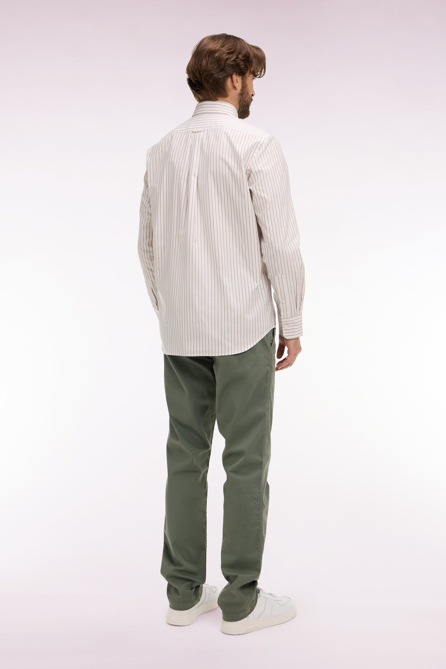 Pantalon chino regular en coton stretch kaki