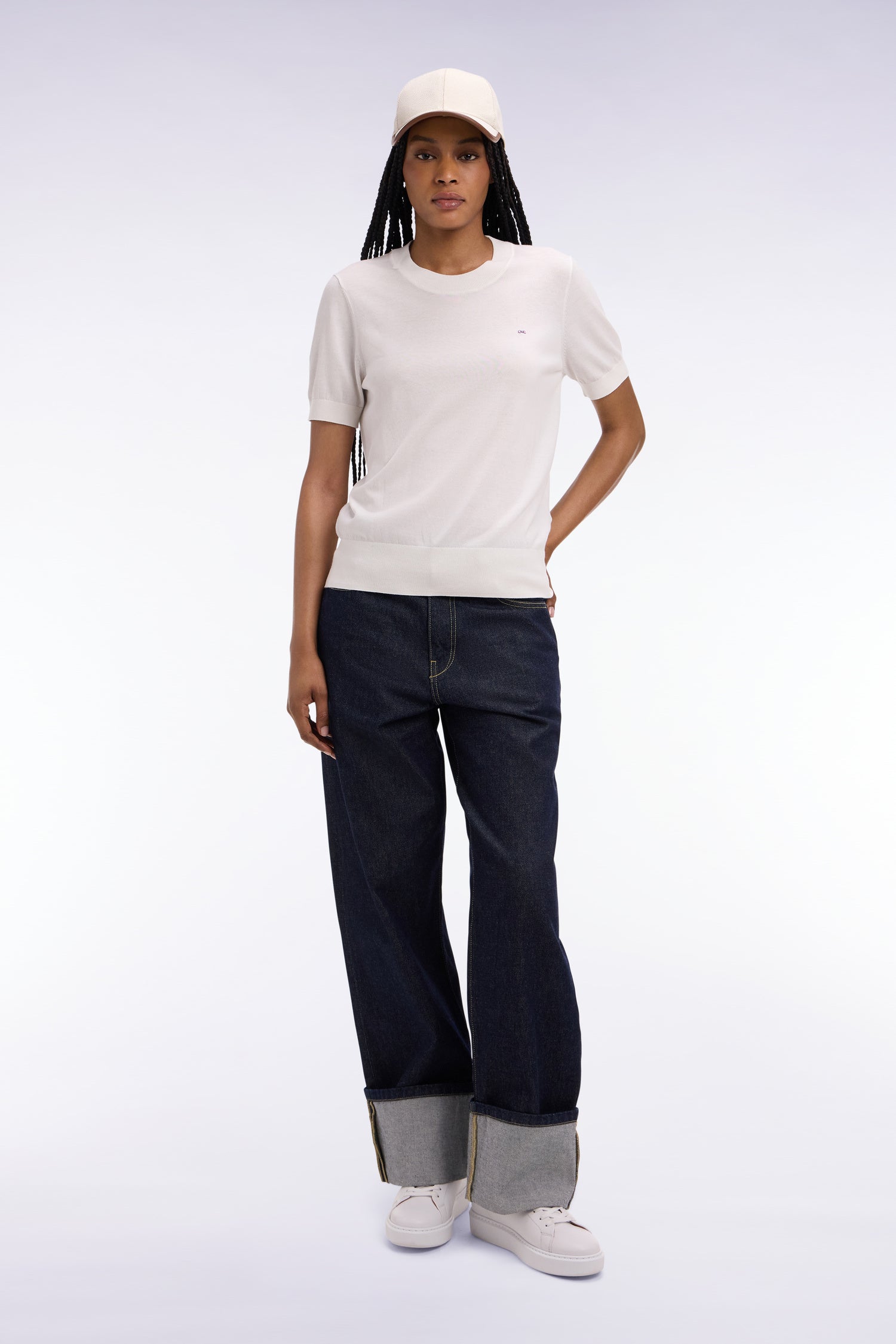 Jean en denim brut coupe droite large à revers cousu