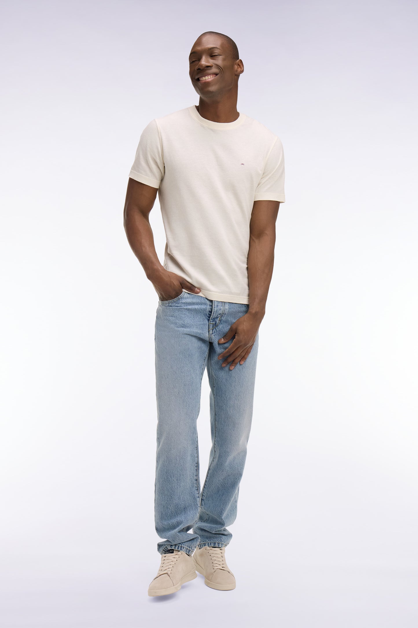 Jean en denim stretch bleu foncé stone bleach coupe regular