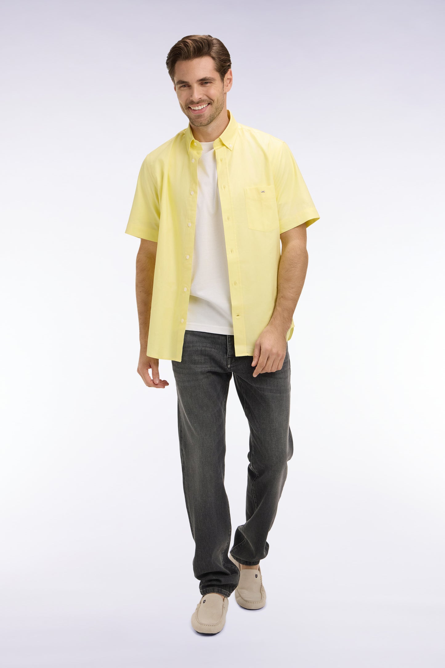 Jean en denim stretch gris foncé coupe regular