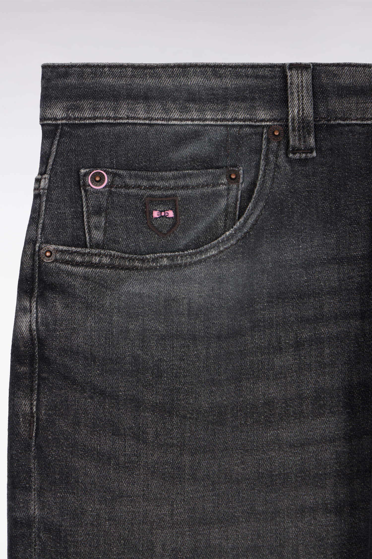 Jean en denim stretch gris foncé coupe regular