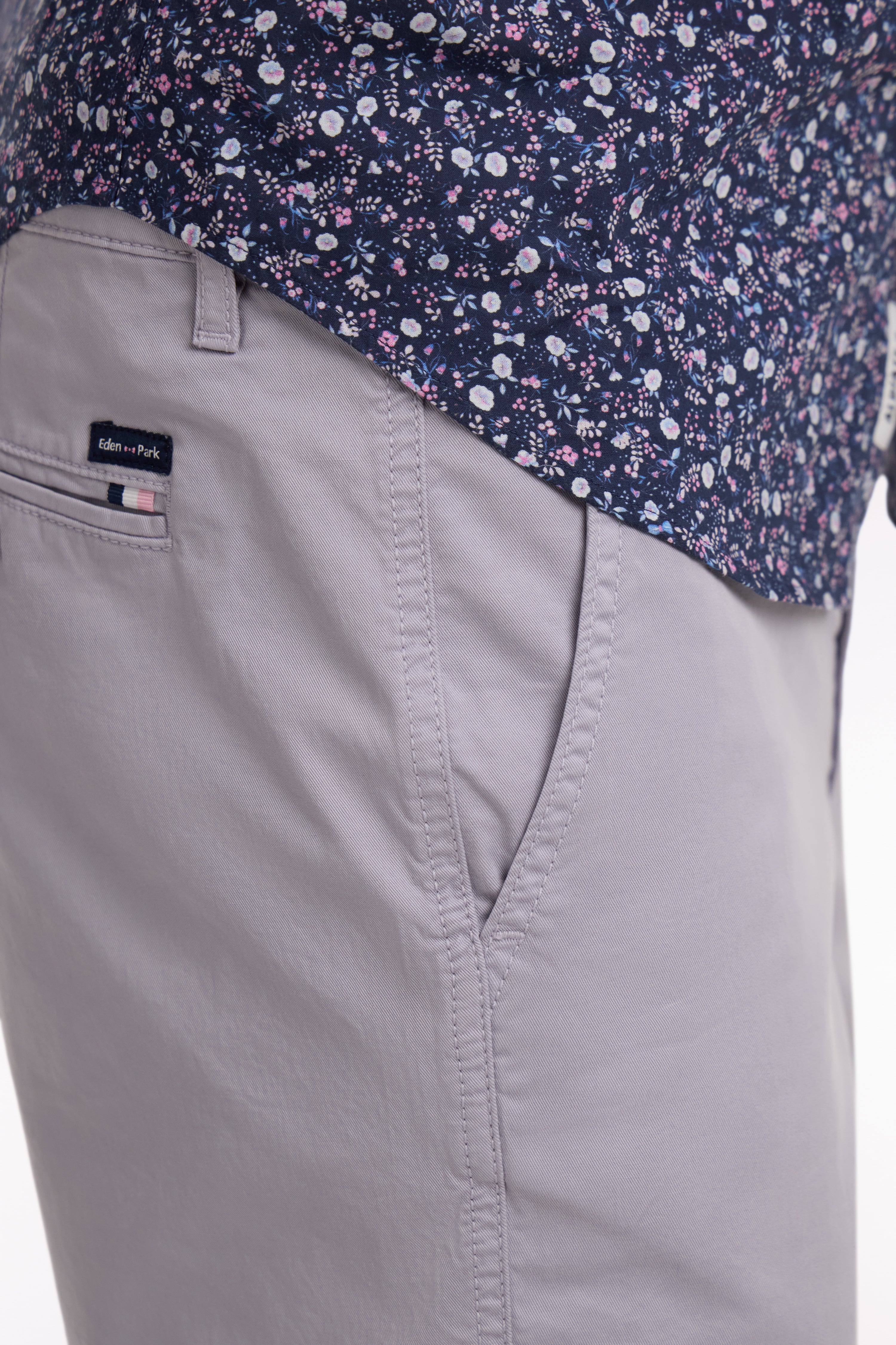 Bermuda chino en gabardine stretch gris