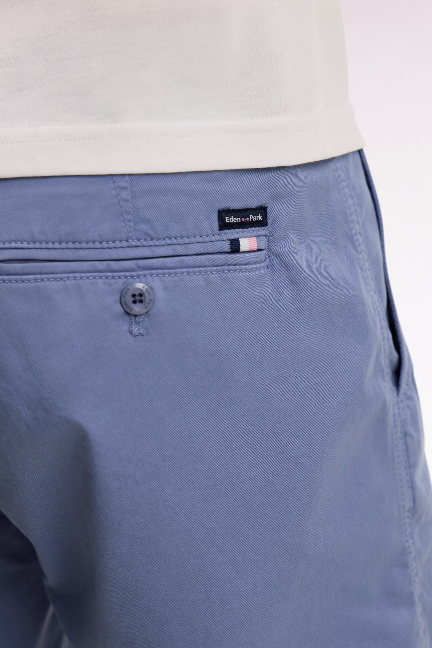 Bermuda chino en gabardine stretch bleu