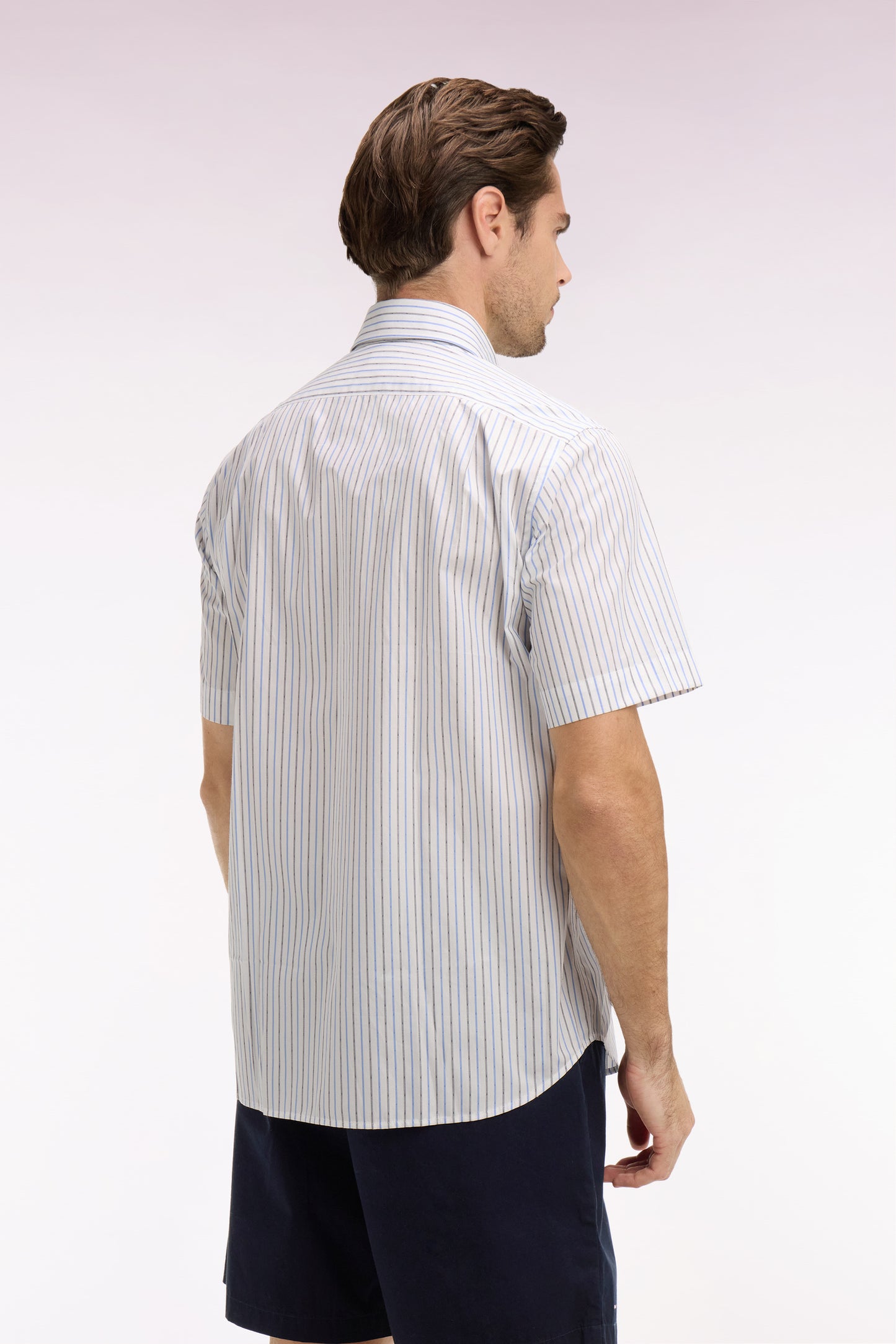 Short-sleeved shirt in sky blue striped cotton dobby