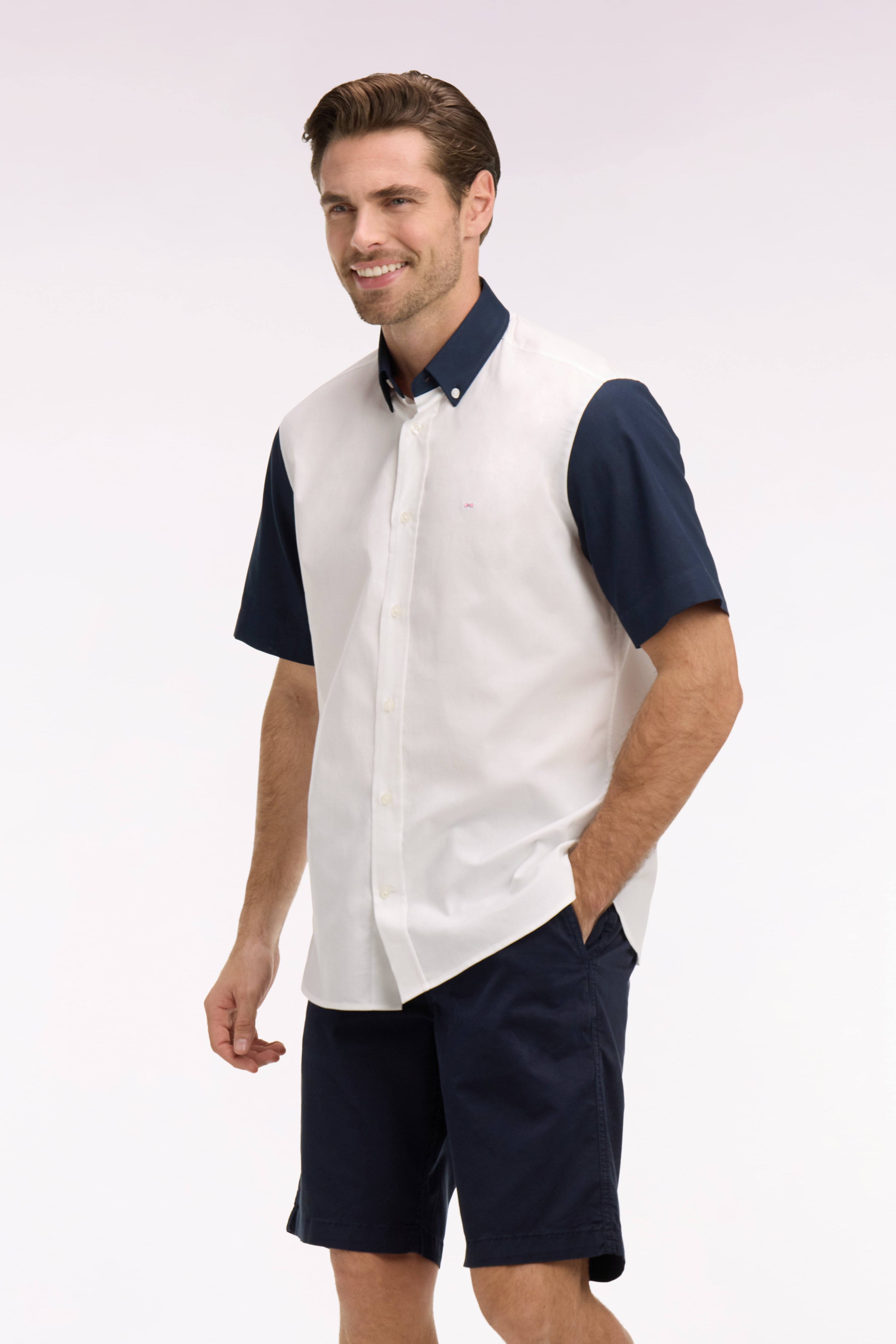 Chemise à manches courtes en coton blanc broderie dos