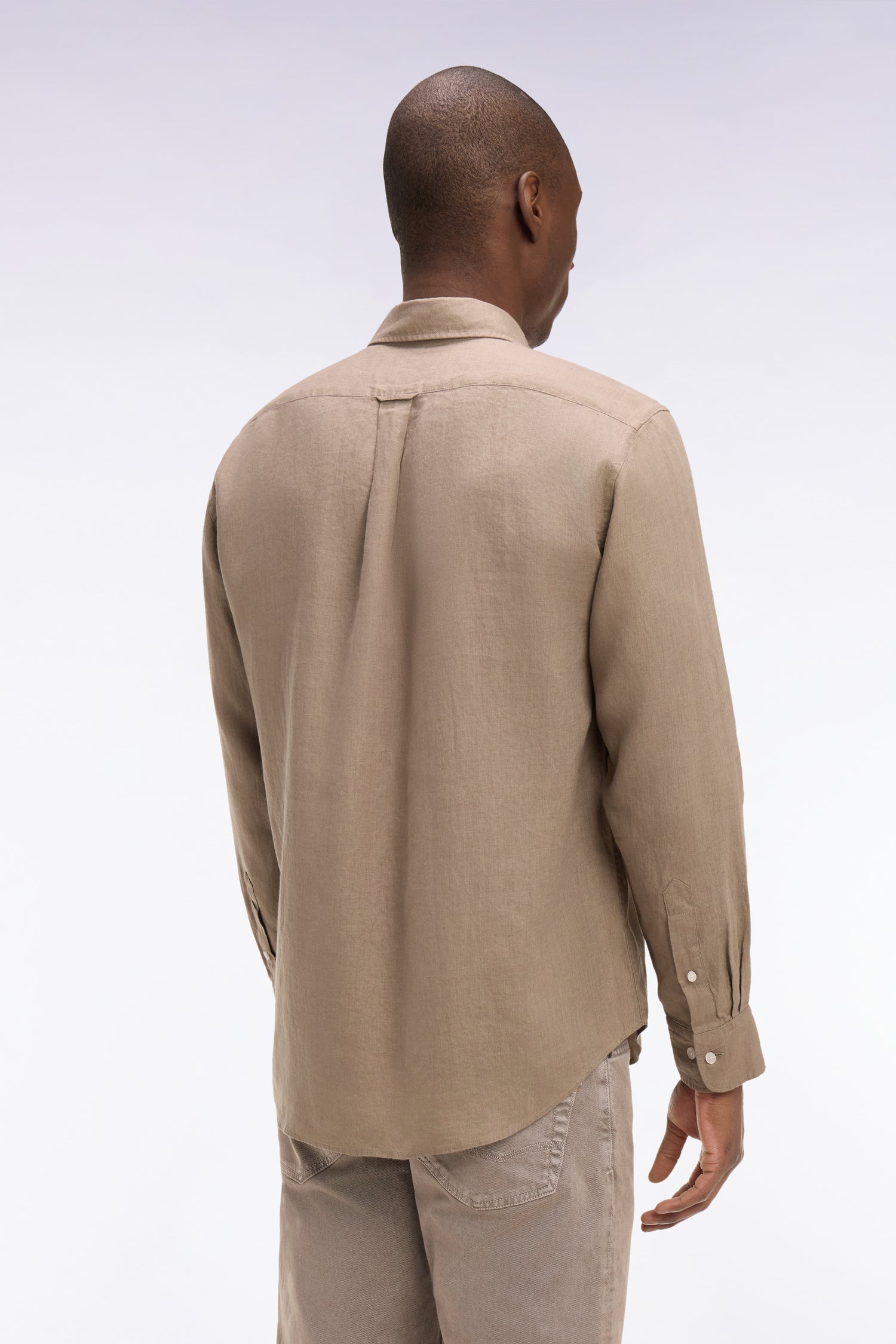 Chemise en lin beige coupe droite