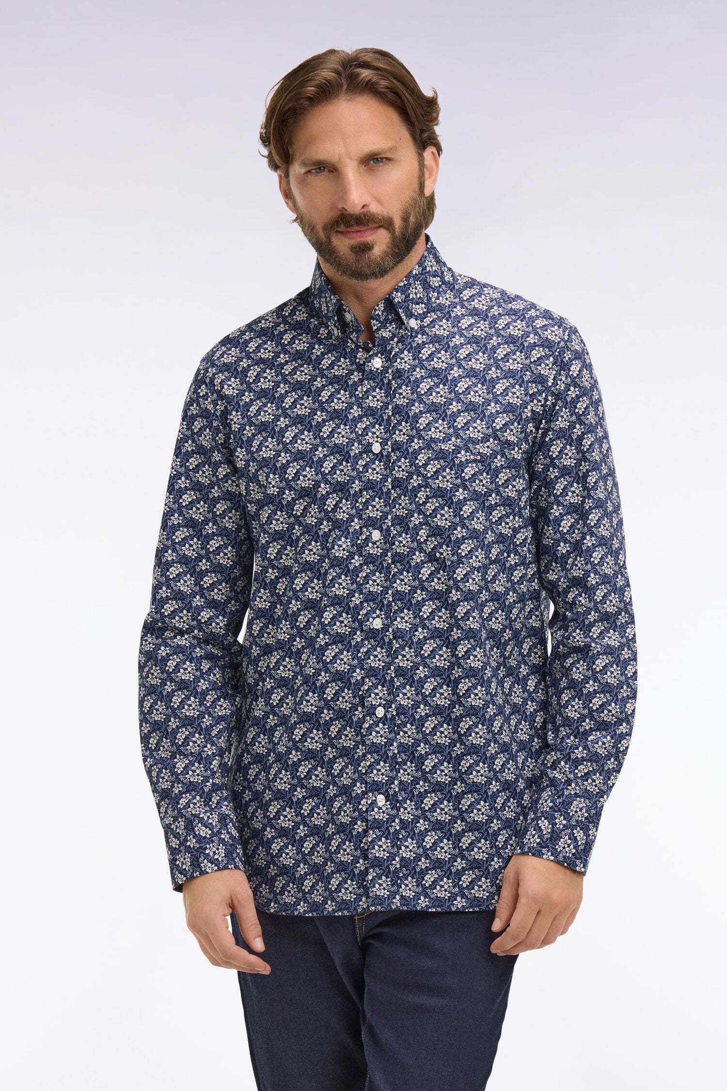 Chemise en popeline de coton bleu à motif floral coupe regular