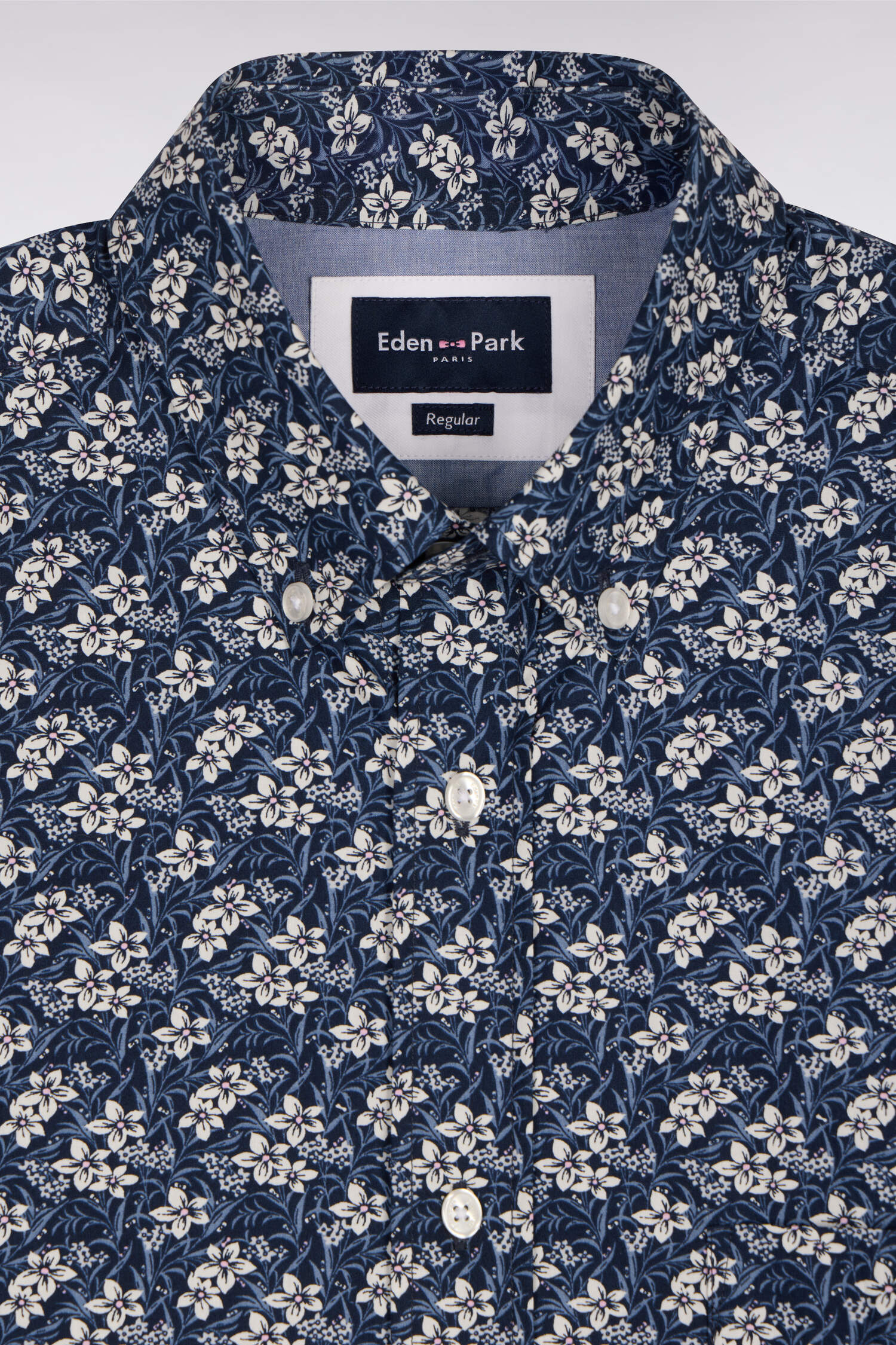 Chemise en popeline de coton bleu à motif floral coupe regular