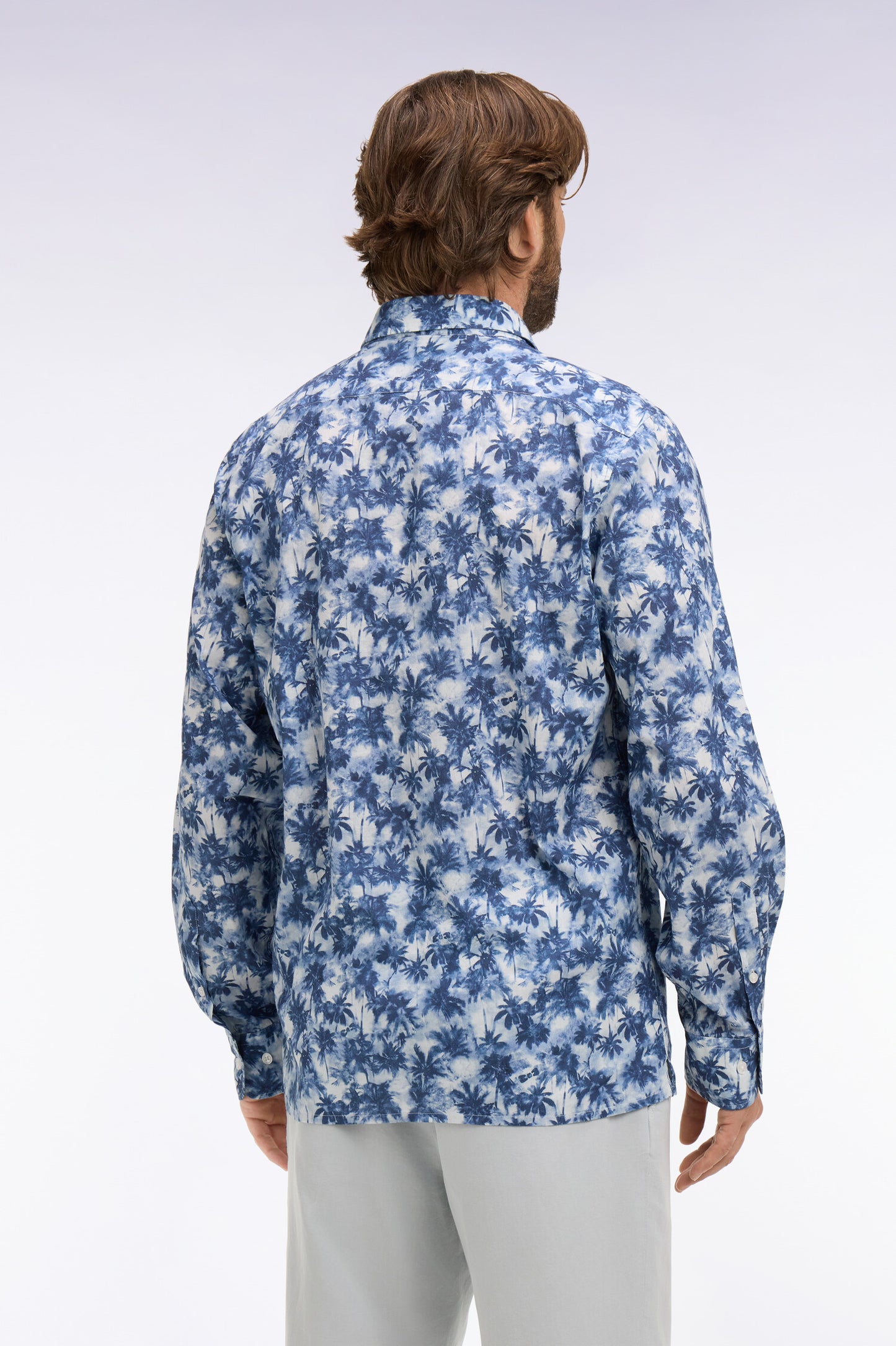 Chemise en popeline de coton imprimé palmiers bleu coupe regular