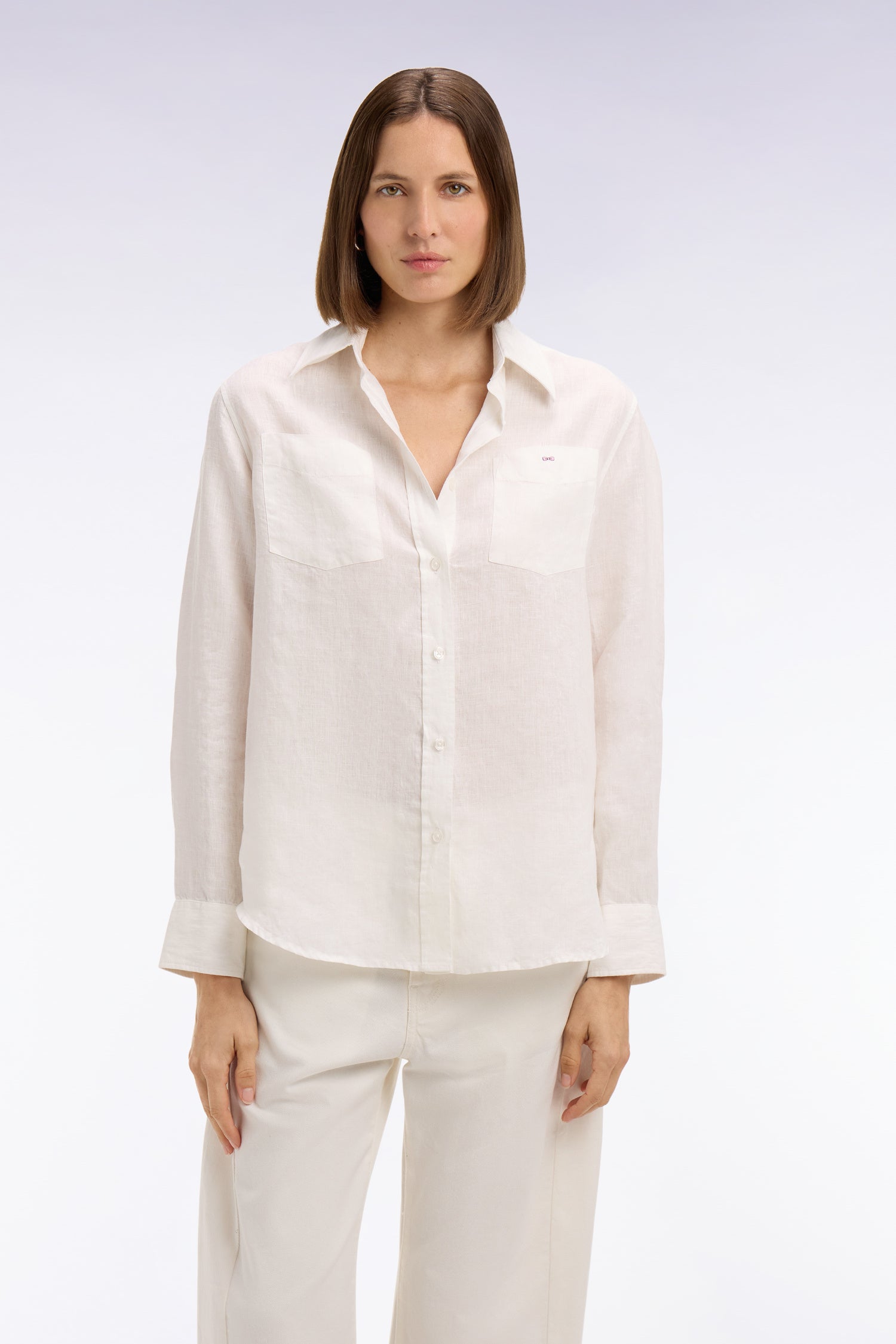 Chemise en lin blanc à poches plaquées