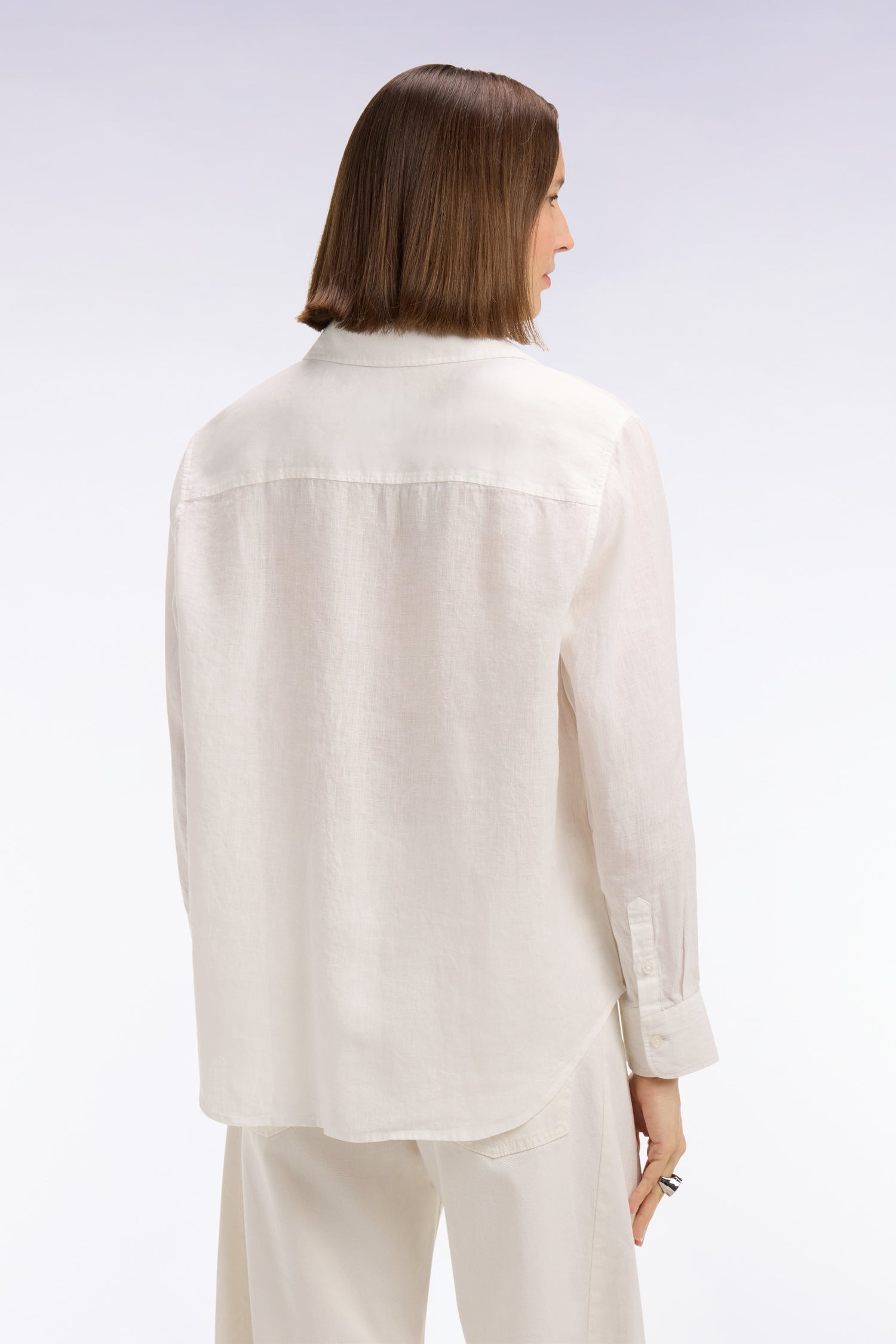 Chemise en lin blanc à poches plaquées