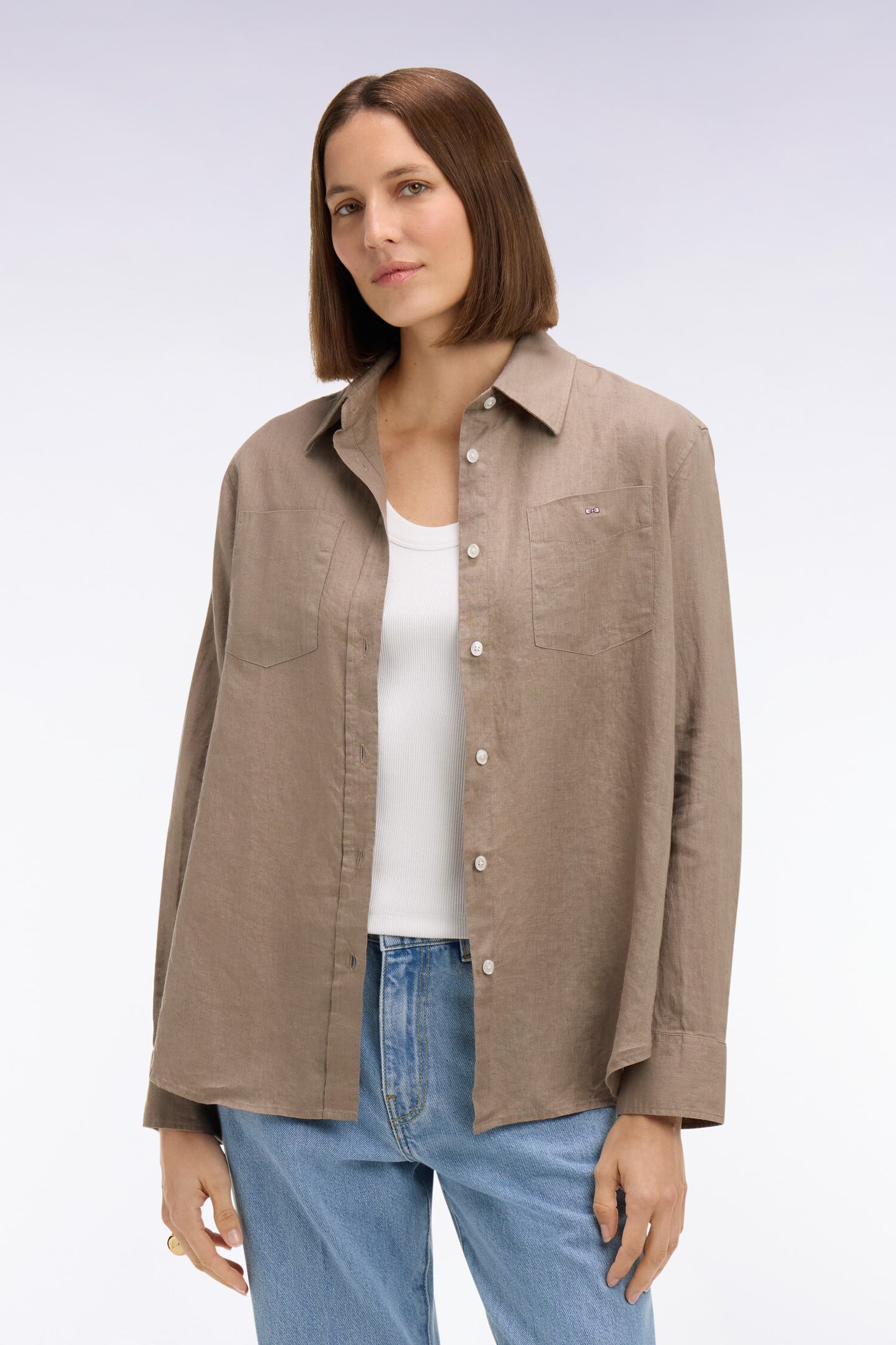 Chemise en lin beige à poches plaquées