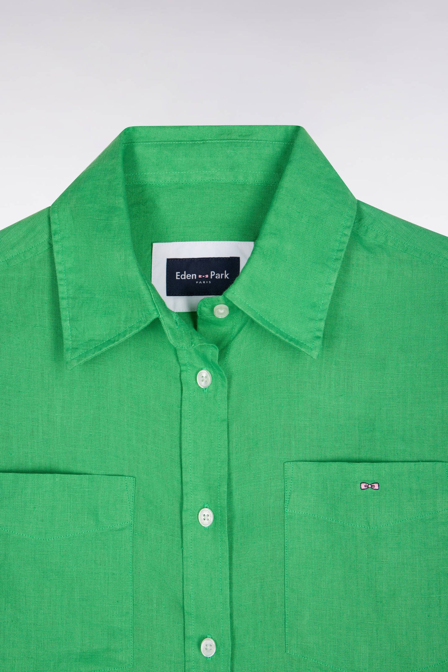 Chemise en lin verte à poches plaquées